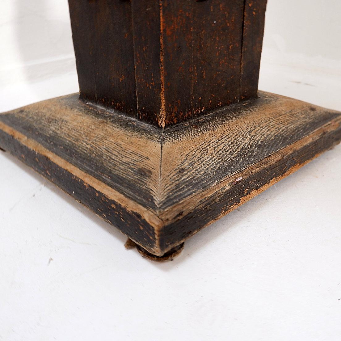 Guéridon en bois et marbre en vente 7