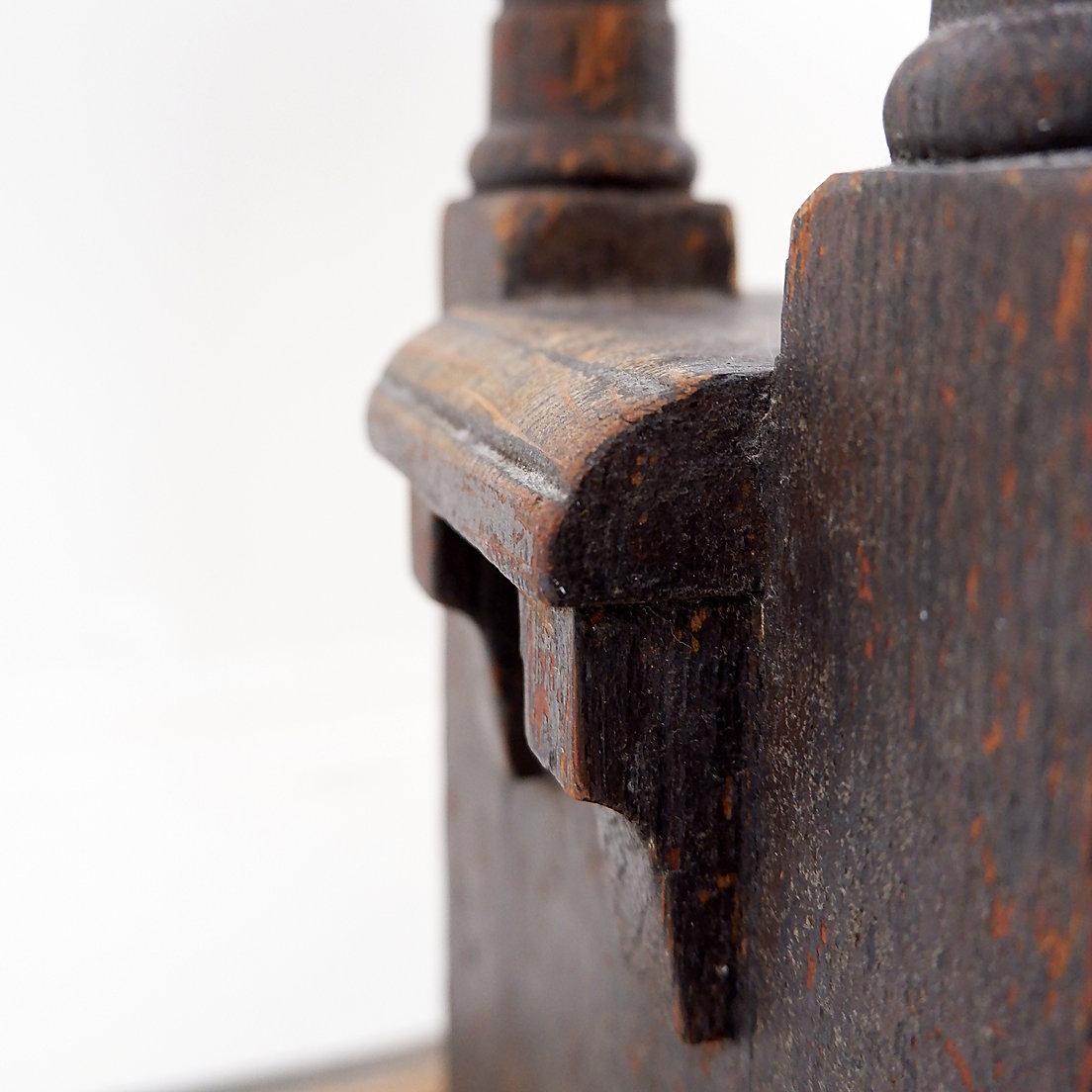 Guéridon en bois et marbre État moyen - En vente à Linkebeek, BE