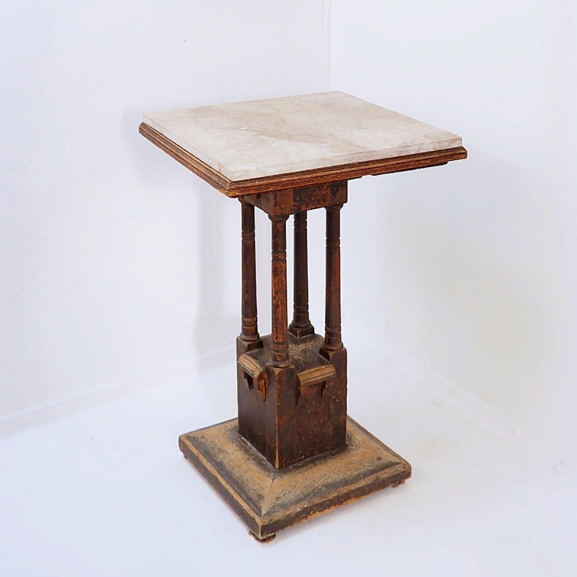 Guéridon en bois et marbre en vente 1