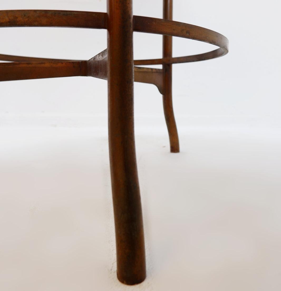 Mesa pedestal / Mesa auxiliar metal y tapa de mármol 