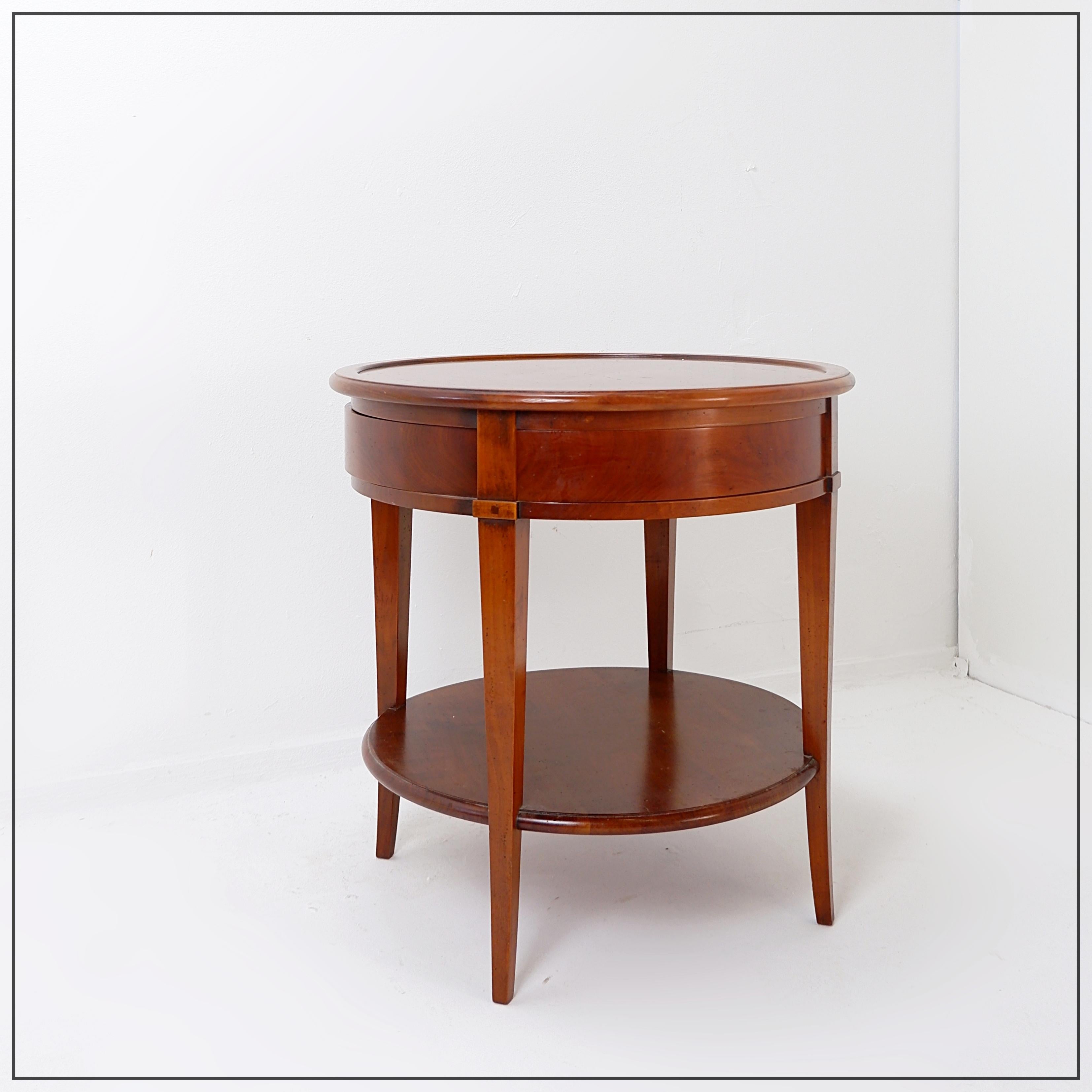 Table d'appoint à quatre tiroirs 20e Bon état - En vente à Linkebeek, BE