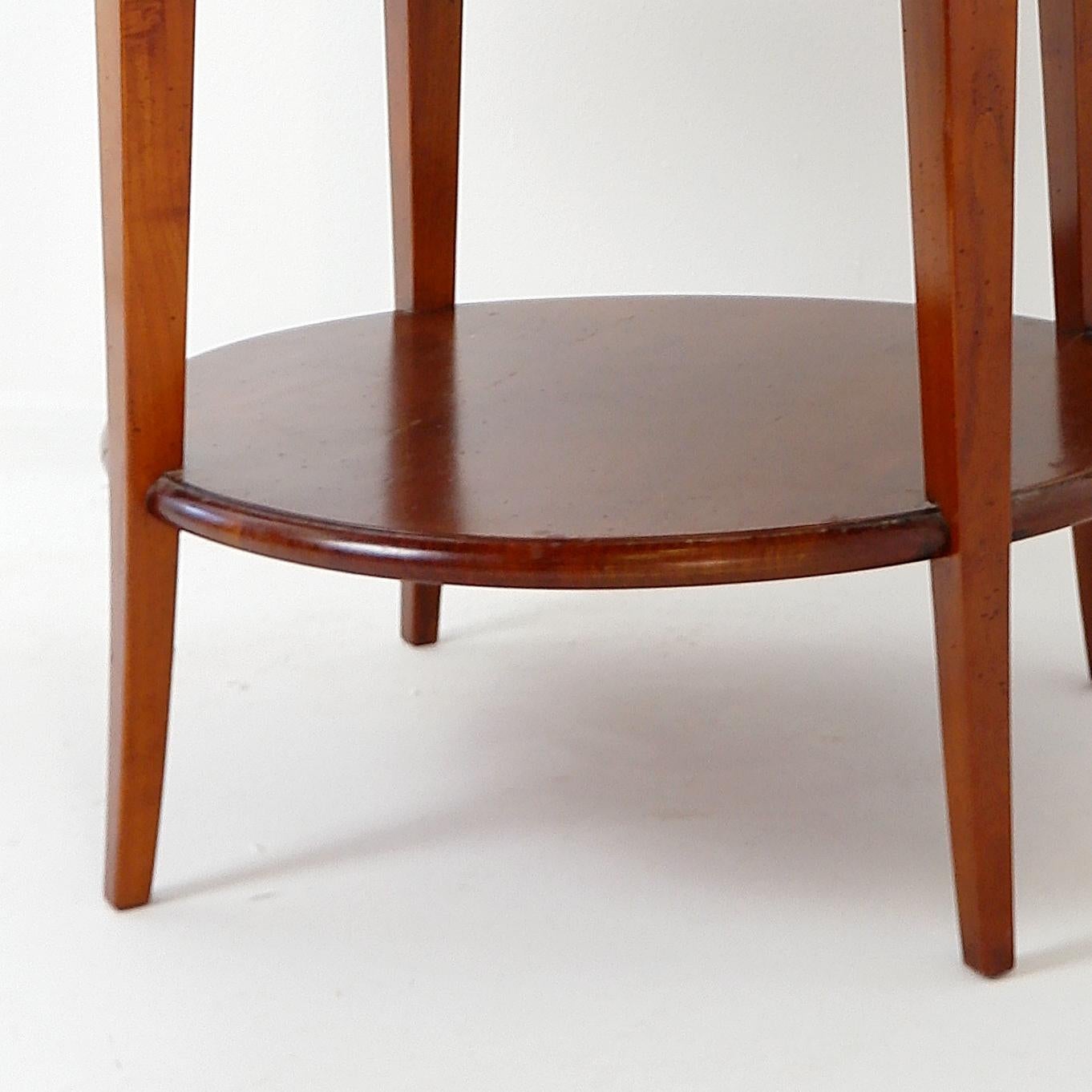 Table d'appoint à quatre tiroirs 20e en vente 1