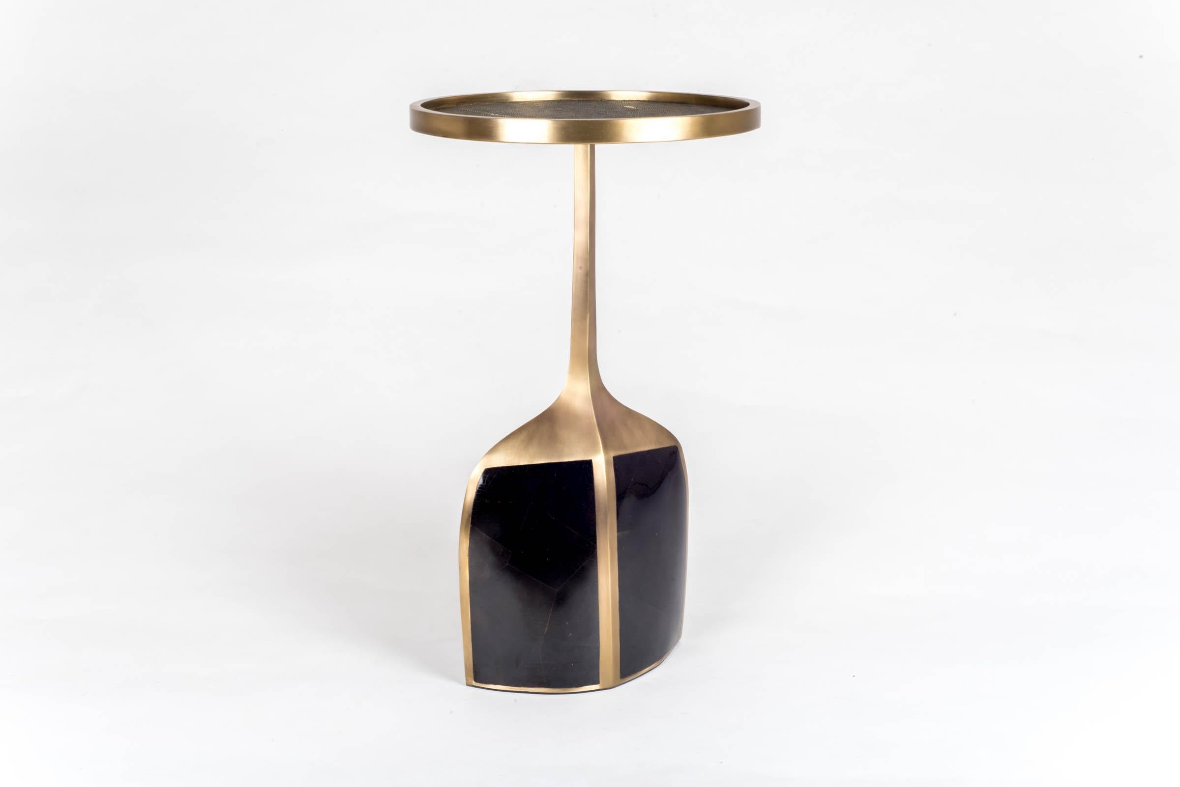 The Pedestal Tisch Small in Cremefarbenem Chagrin und Messing von R & Y Augousti im Angebot 7