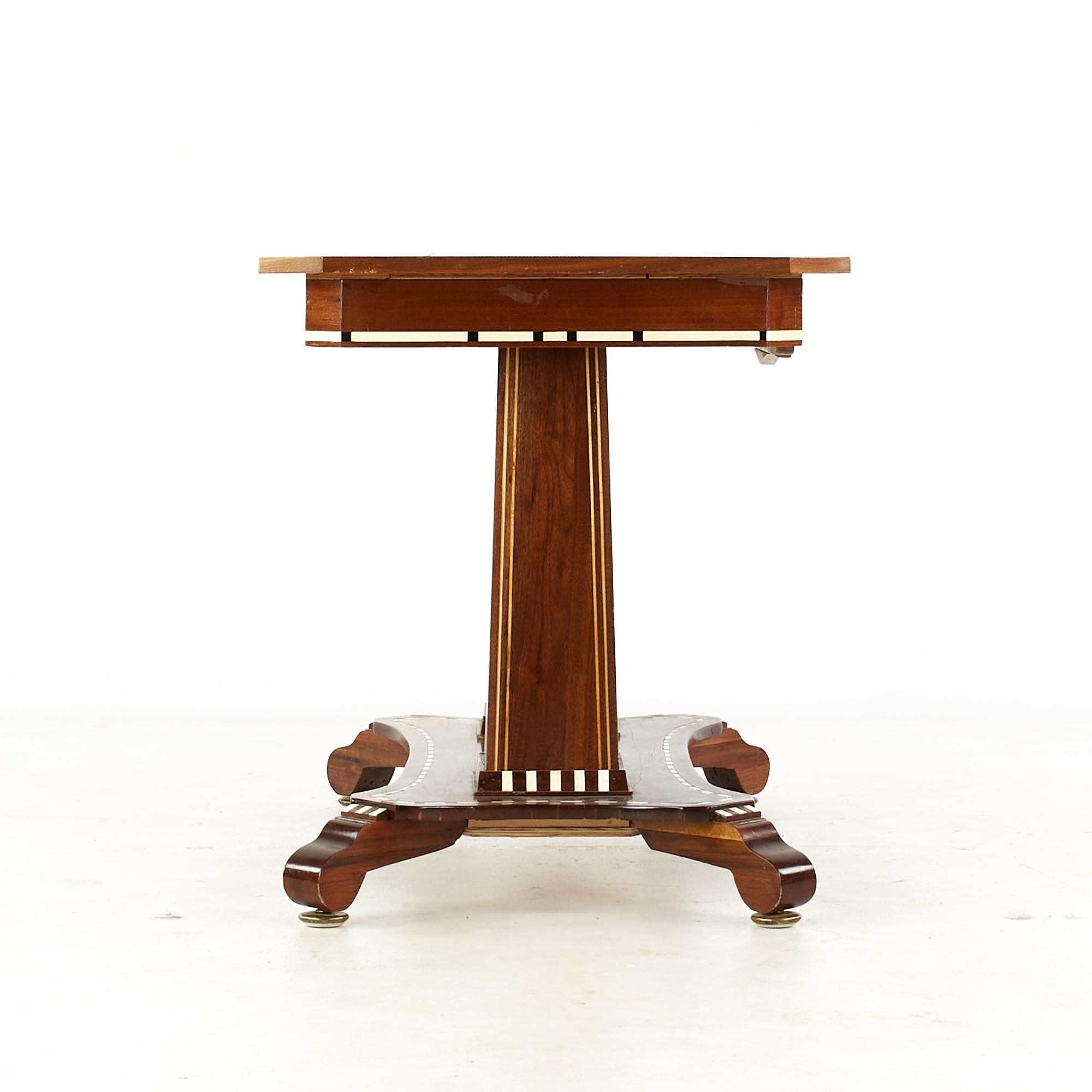 Américain The Pedestal Table avec incrustation - MCM en vente