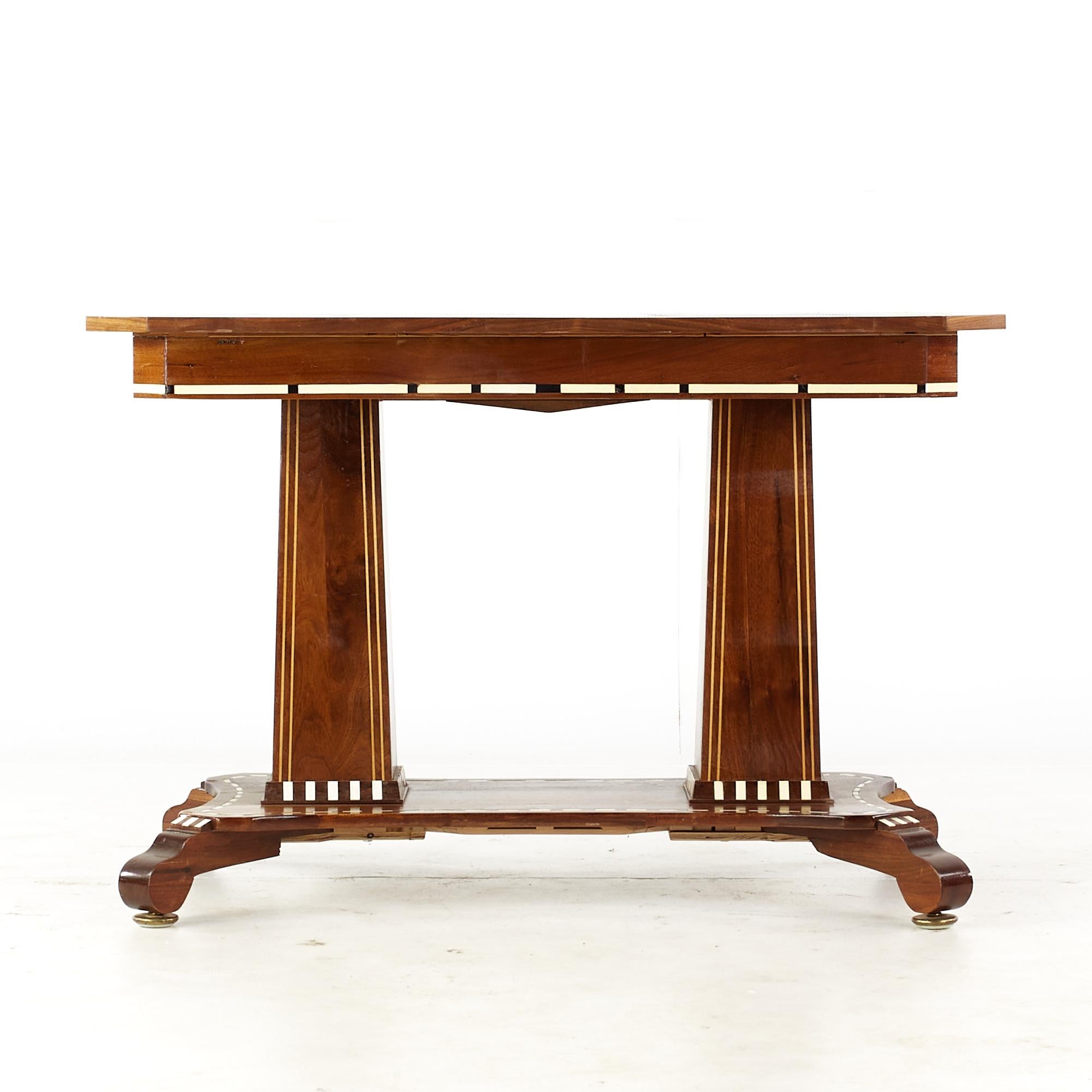 Incrusté The Pedestal Table avec incrustation - MCM en vente