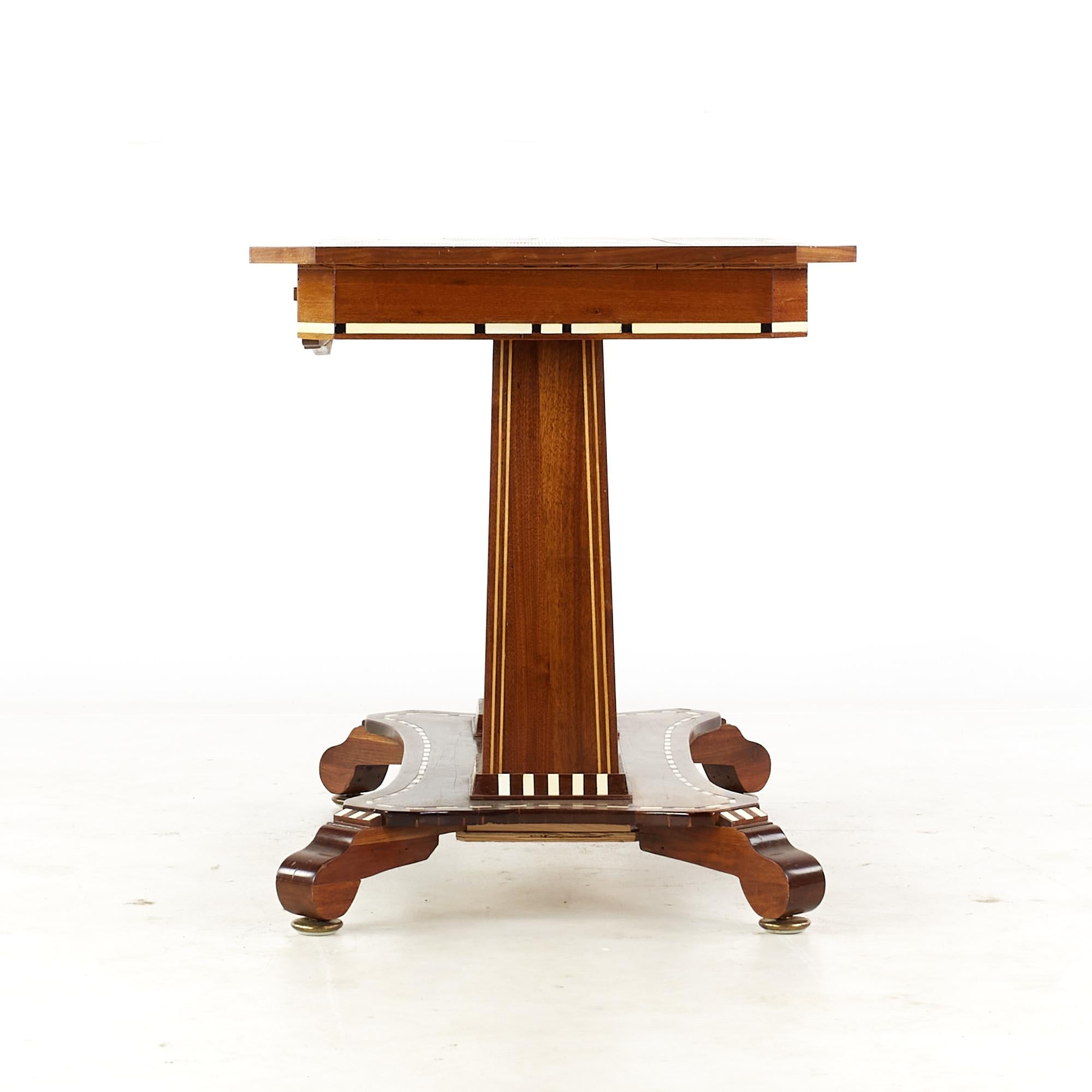 The Pedestal Table avec incrustation - MCM Bon état - En vente à Countryside, IL