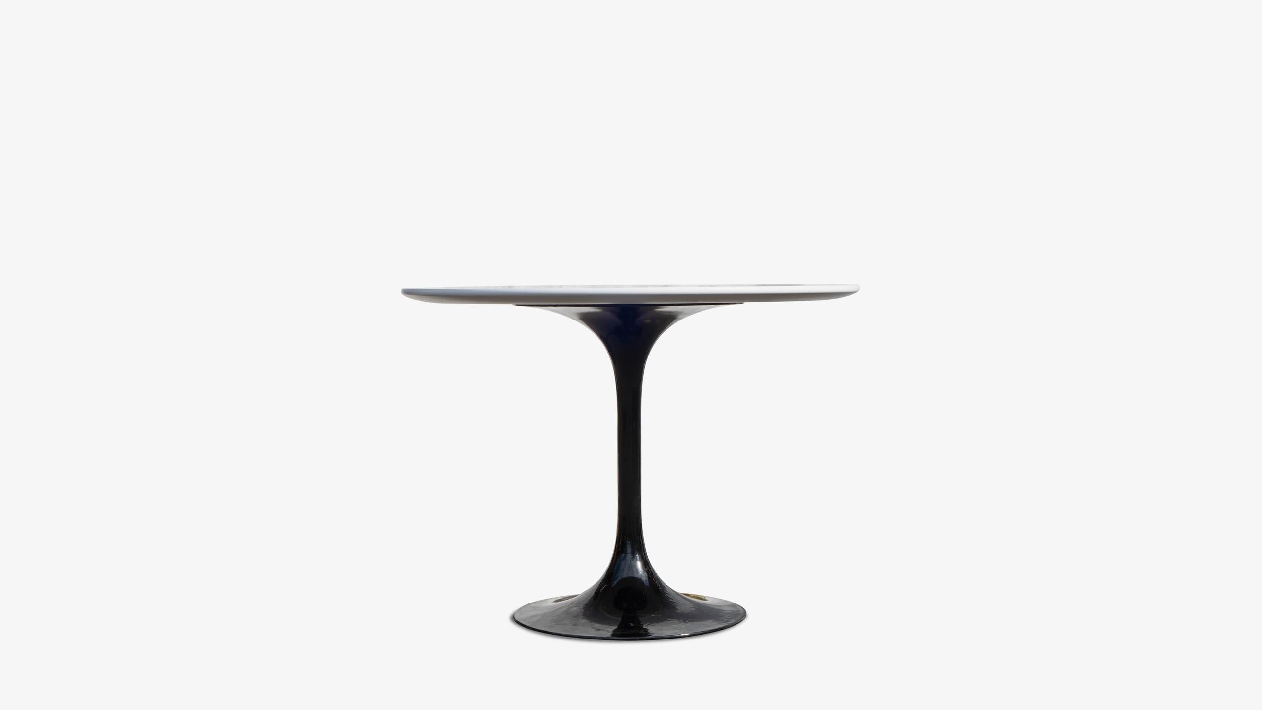 If any single design from the midcentury movement could be used as an icon, it could without a doubt be Eero Saarinen's Pedestal Collection. Saarinen wished to eliminate messy clutter under tables and chairs caused by needless legs. Instead he used