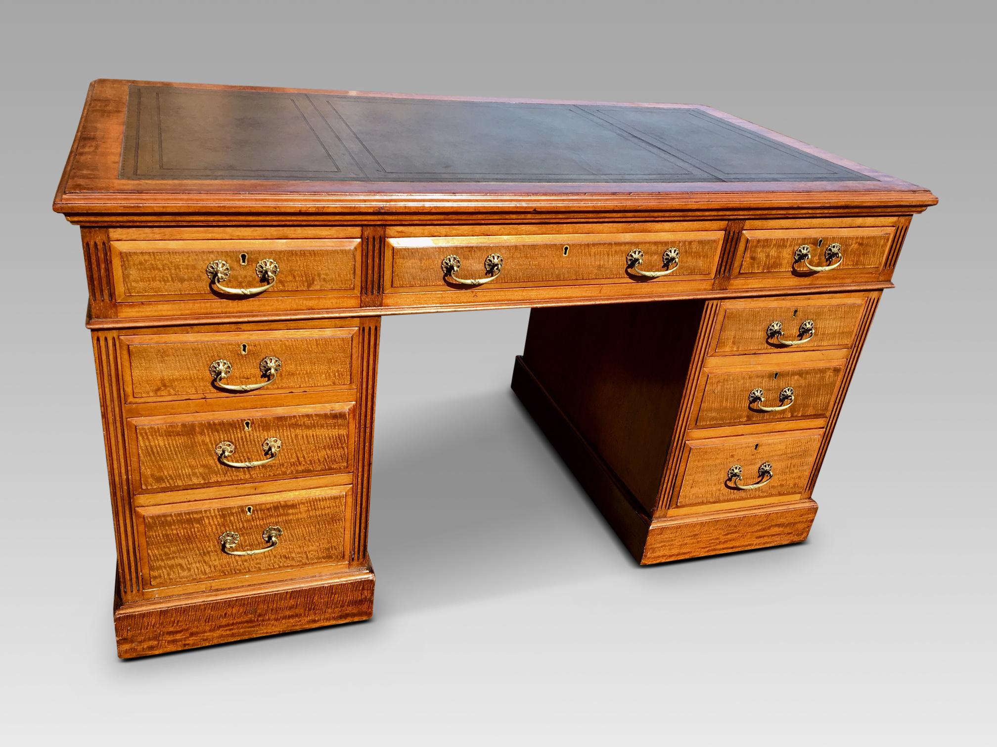 Fine quality English writing desk in clean and bright original condition, circa 1890.
This delightful desk retains its original polish, with a good mellow colour and patina.The 9 drawers run smoothly, are solidly made with their original attractive