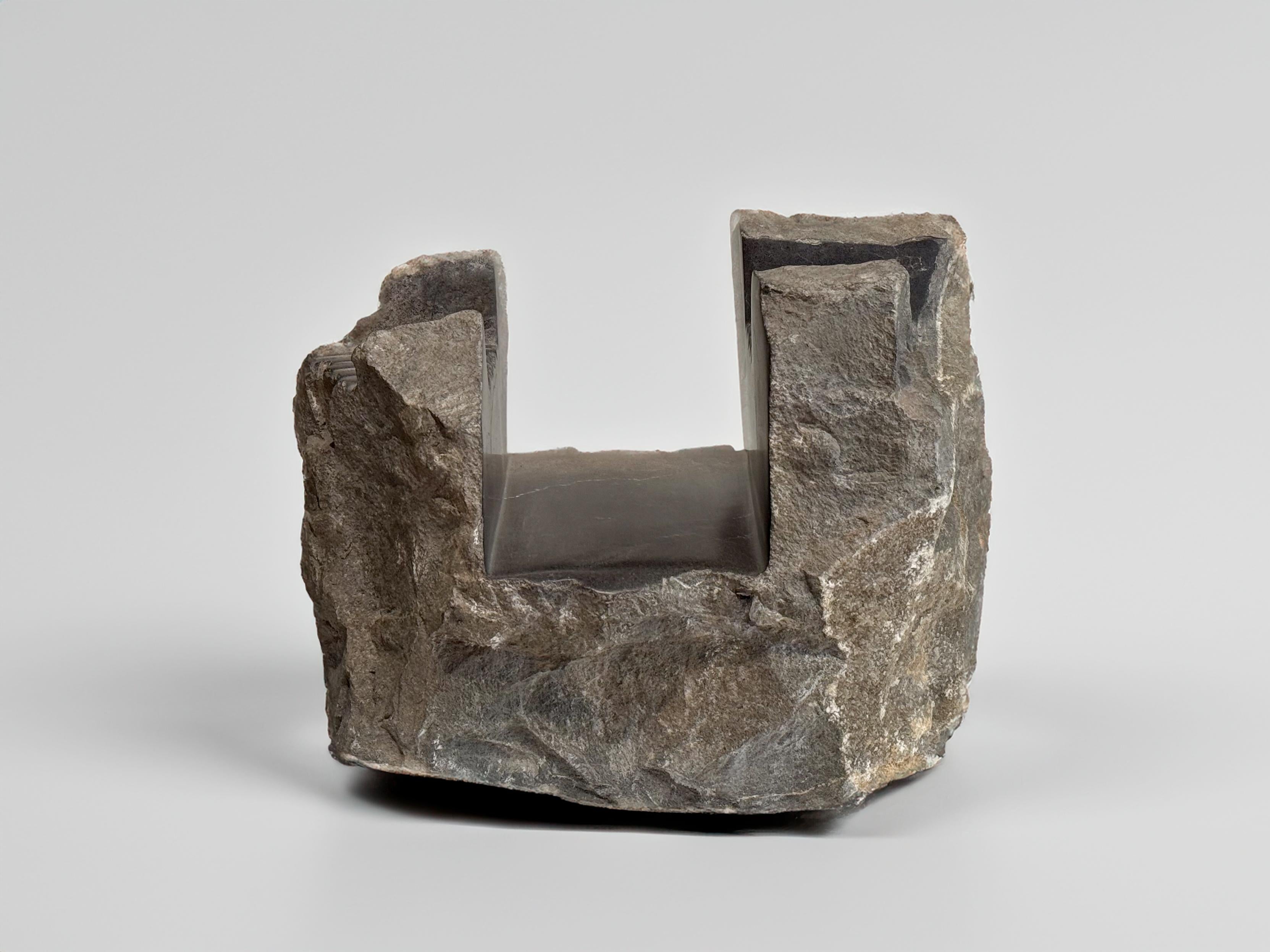 Spagnolo Scultura A. Stone Funzionale realizzata a mano Pedra Negra F-1 di Ricard Casabayó in vendita