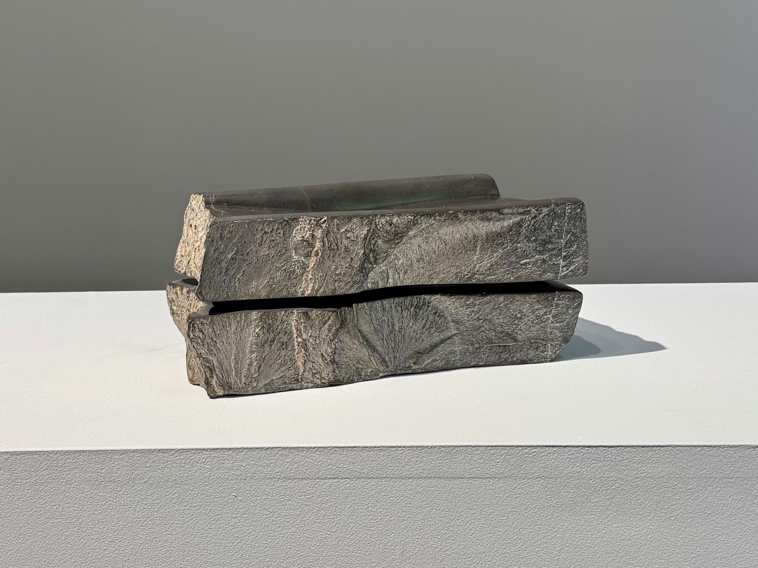Jabonera Escultórica de Piedra Negra Artesanal Pedra Negra F-6 de Ricard Casabayó Español en venta