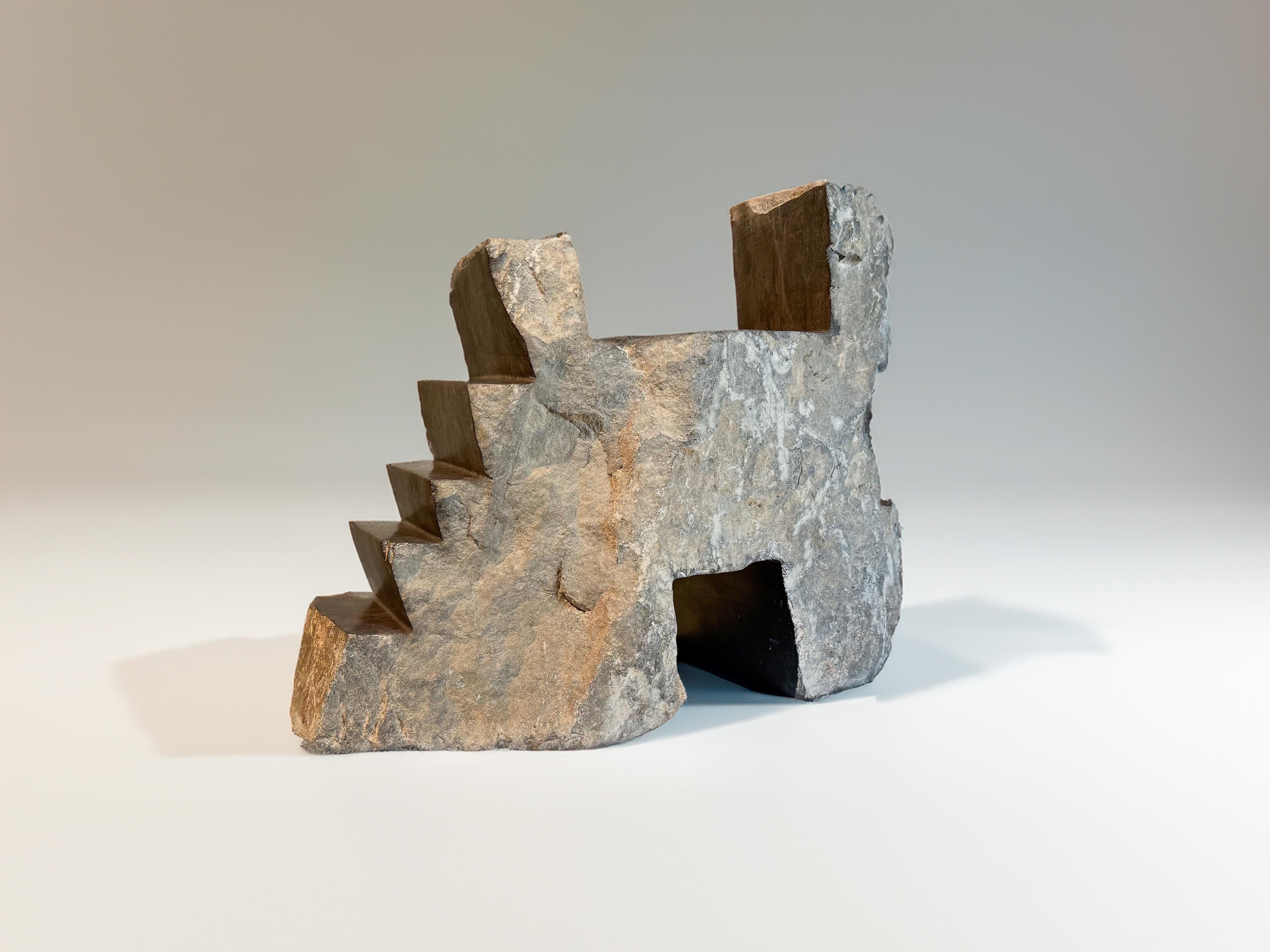 Spagnolo Scultura funzionale in pietra nera realizzata a mano Pedra Negra F-8 di Ricard Casabayó in vendita