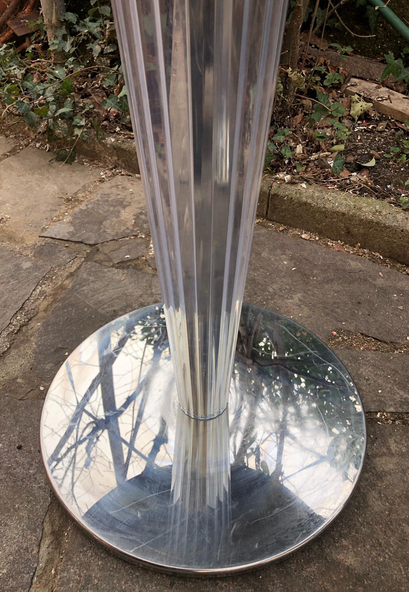 Pedrali-Tisch aus dem 21. Jahrhundert, gehärtetes satiniertes Glas im Angebot 5