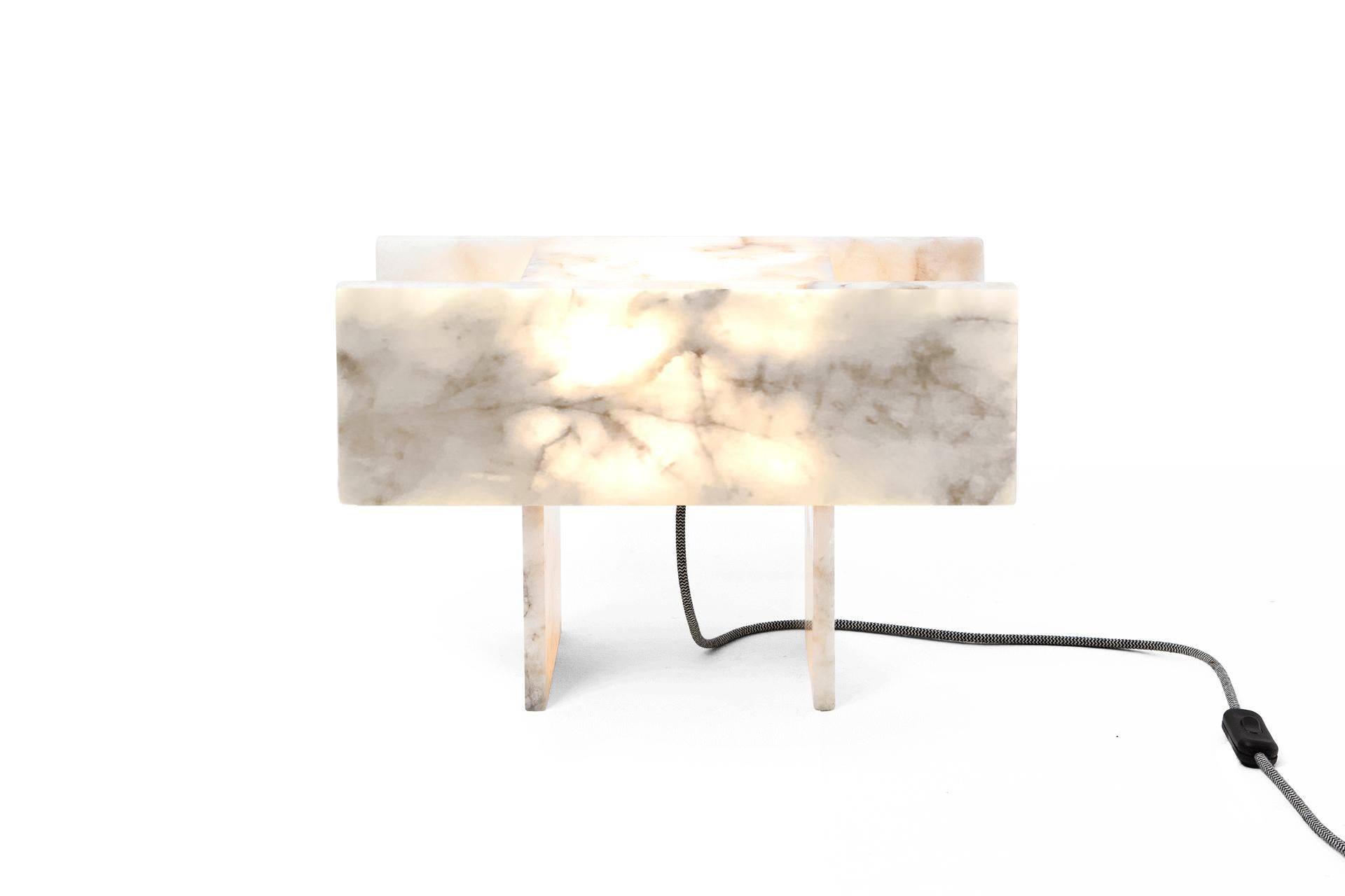 Pedrita Table Lamp, Brazilian Contemporary Design in Brazilian Quartz, Model M In New Condition For Sale In Sao Paulo, BR