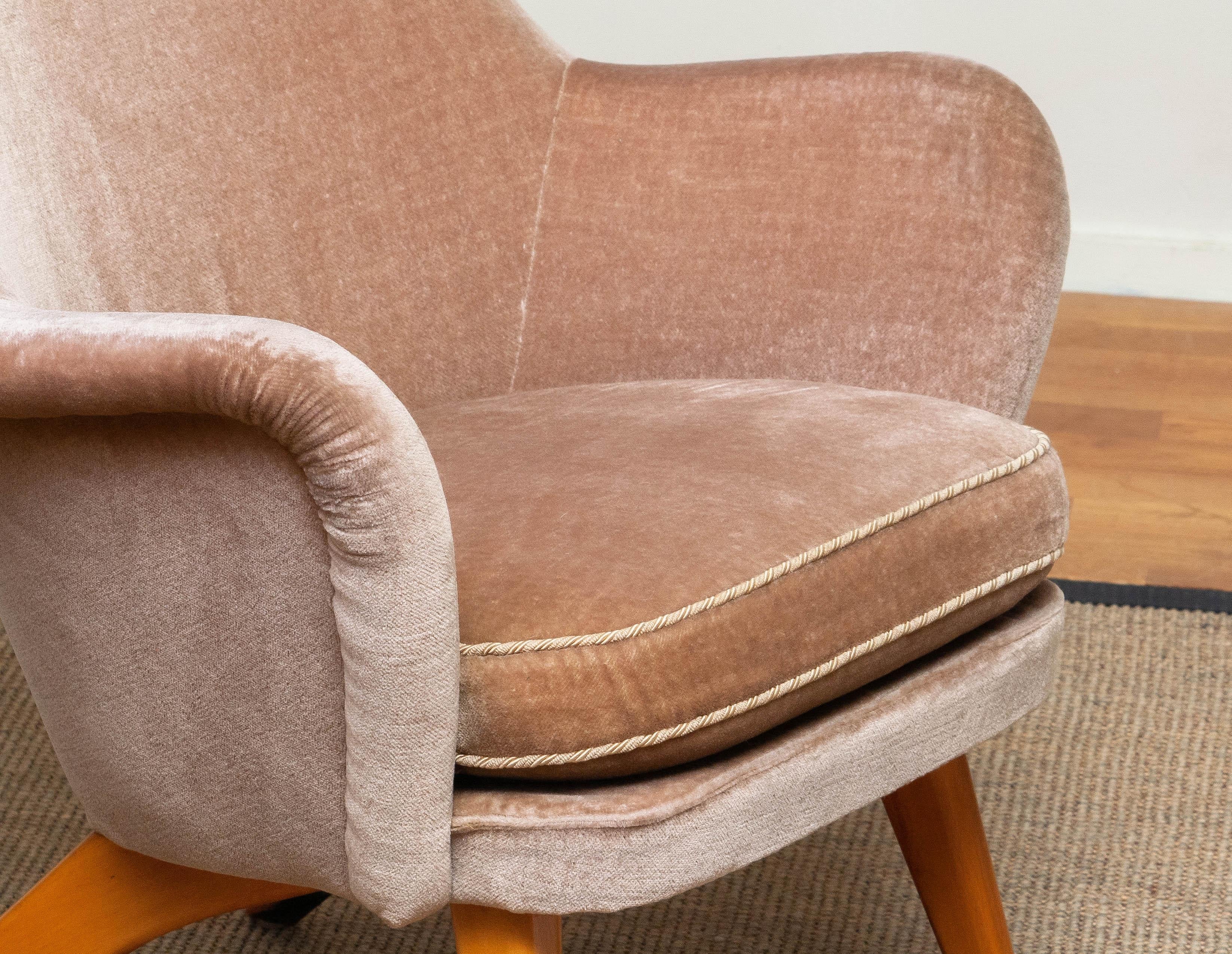 Pedro Armchair In Antique Pink Velvet By Carl Gustav Hiort Af Ornäs Finland 1950 For Sale 4