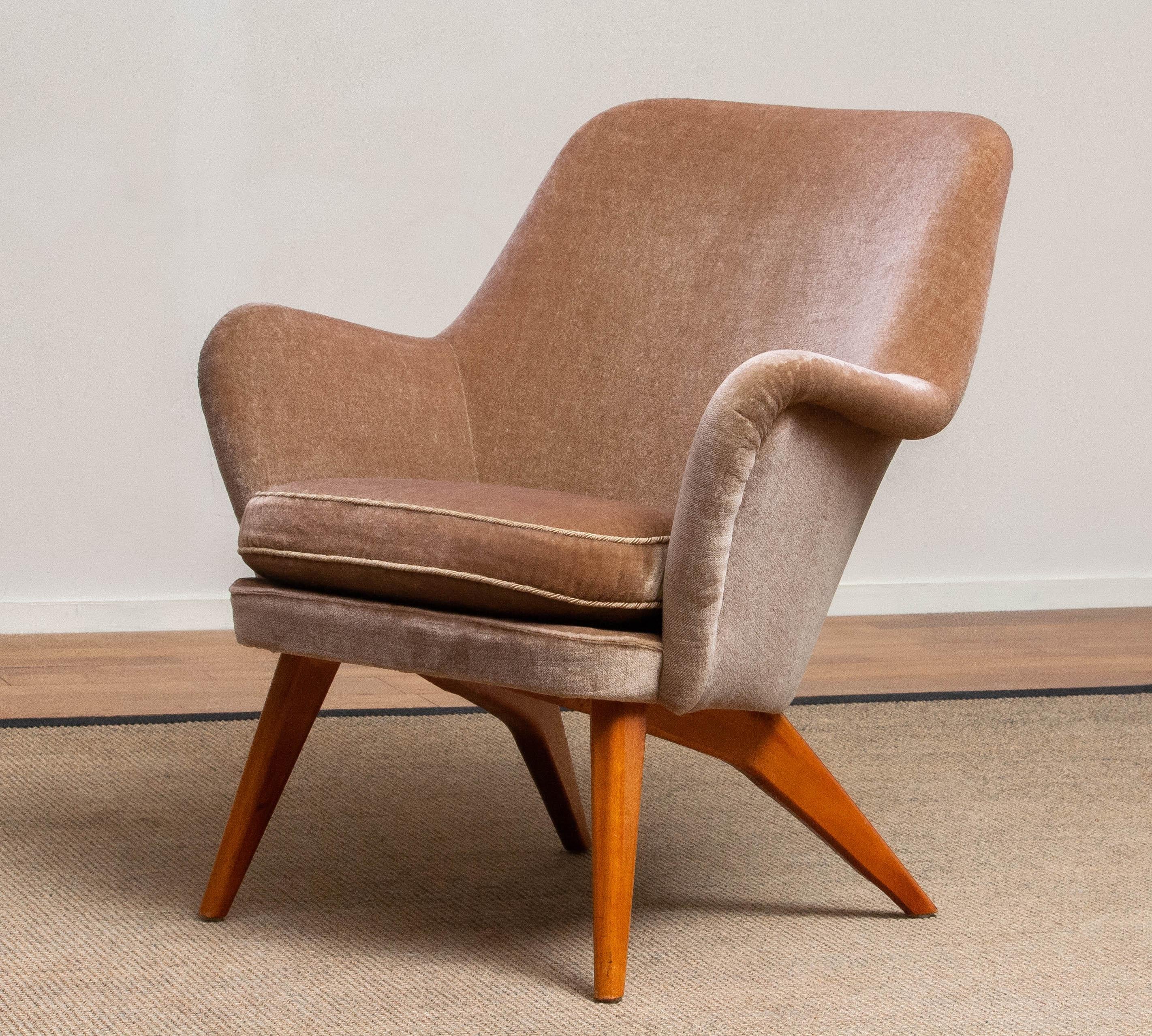 Mid-Century Modern Pedro Armchair In Antique Pink Velvet By Carl Gustav Hiort Af Ornäs Finland 1950 For Sale