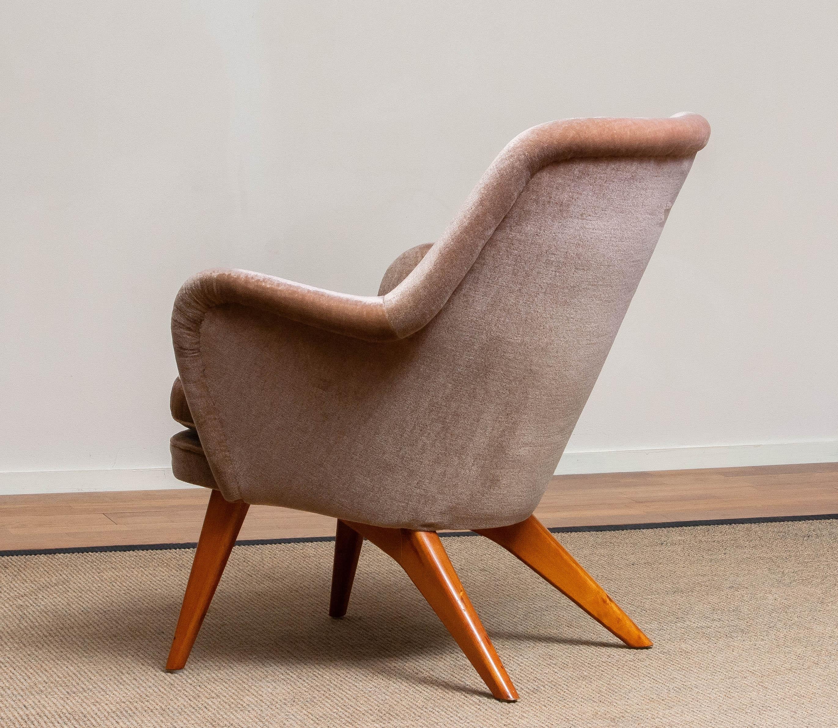 Pedro Armchair In Antique Pink Velvet By Carl Gustav Hiort Af Ornäs Finland 1950 In Good Condition For Sale In Silvolde, Gelderland