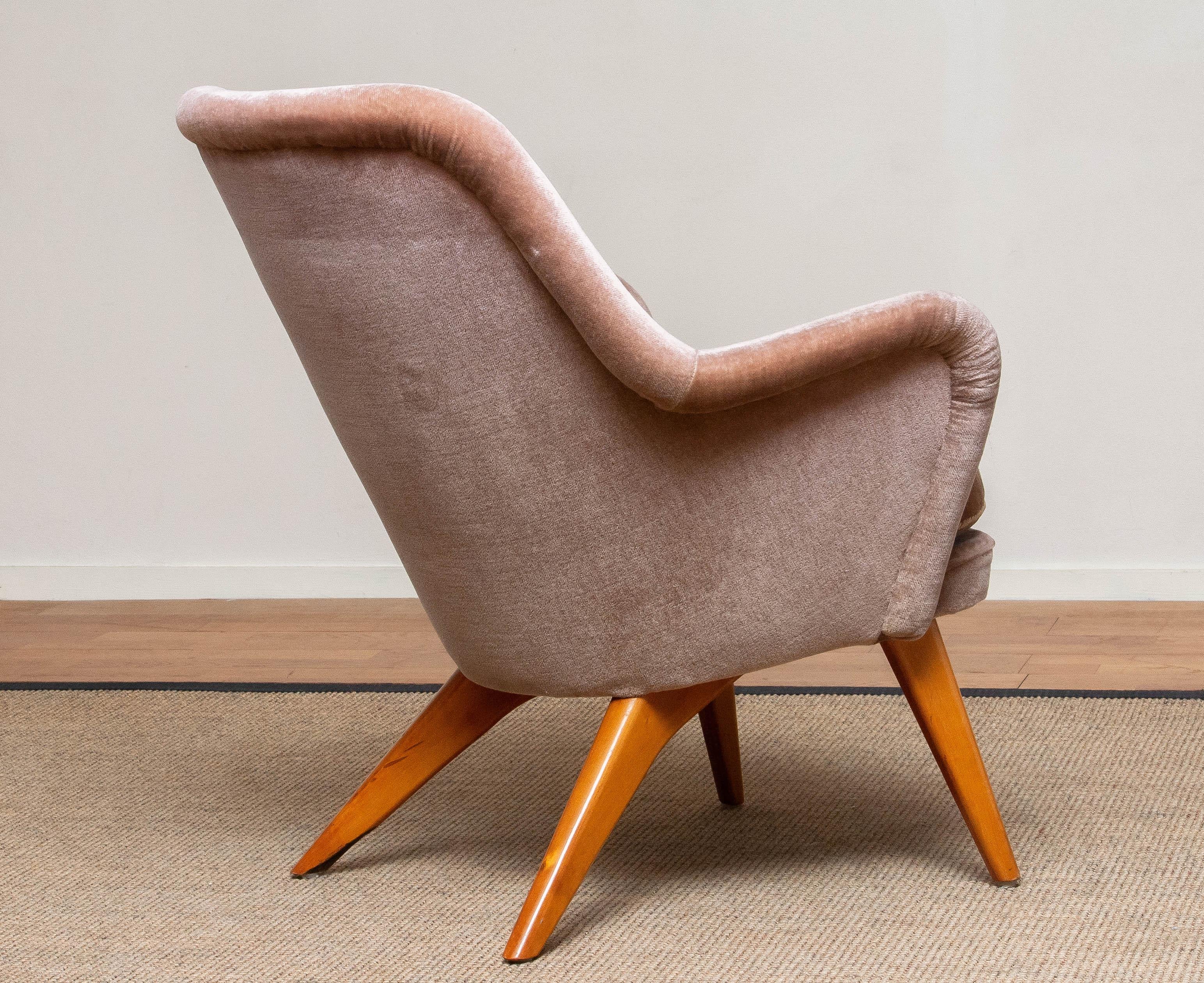 Mid-20th Century Pedro Armchair In Antique Pink Velvet By Carl Gustav Hiort Af Ornäs Finland 1950 For Sale