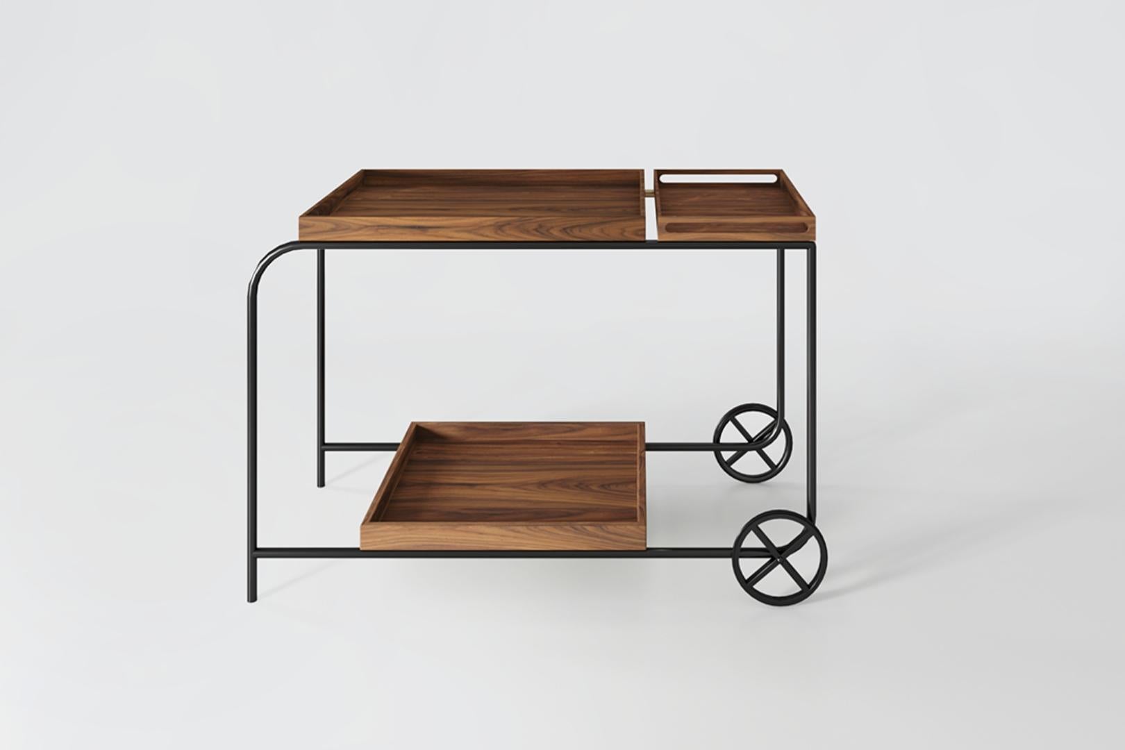 With the Pedro trolley, Alessandra pays a loving tribute to her father. The light and functional piece has an interesting detail: the smaller top tray is movable, allowing you to use it for serving.
The structure of the sculptural piece is made of