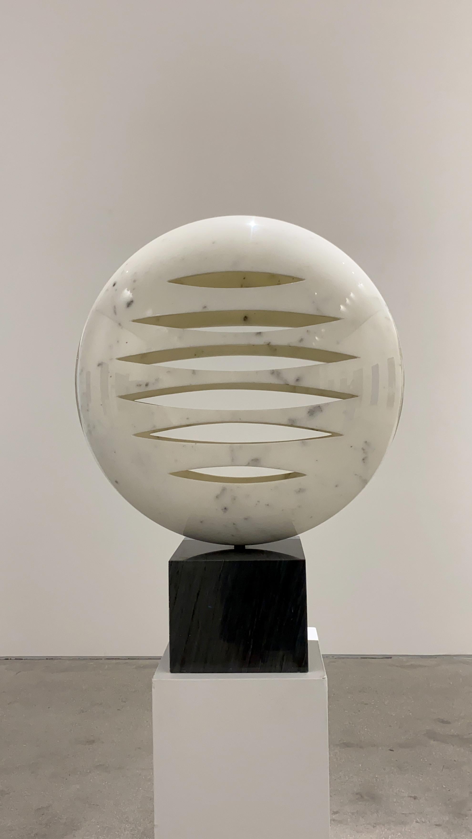Pedro Barreto, Esfera, Marble, ø 25.6 in. ø 65 cm 