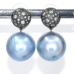 Orecchini a clip di perle blu Mabe con diamante tondo brillante da 2,75 carati, Pedro Boregaard