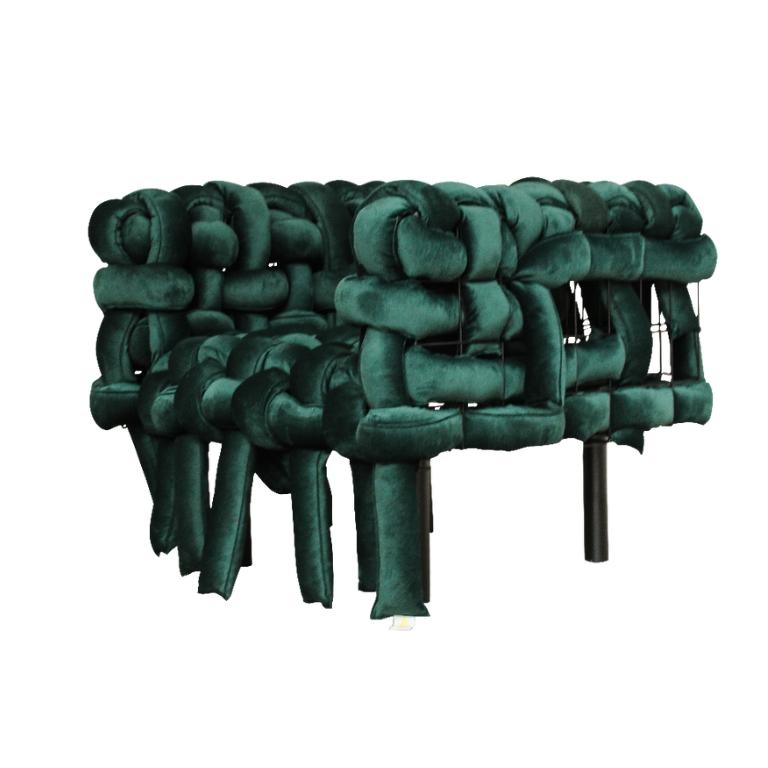 Le fauteuil Underconstruction, qui fait partie de la collection Underconstruction, créée par le designer Pedro Franco, est une œuvre d'art de grande qualité conçue par A LOT OF Brasil. Avec une structure en acier au carbone et une peinture