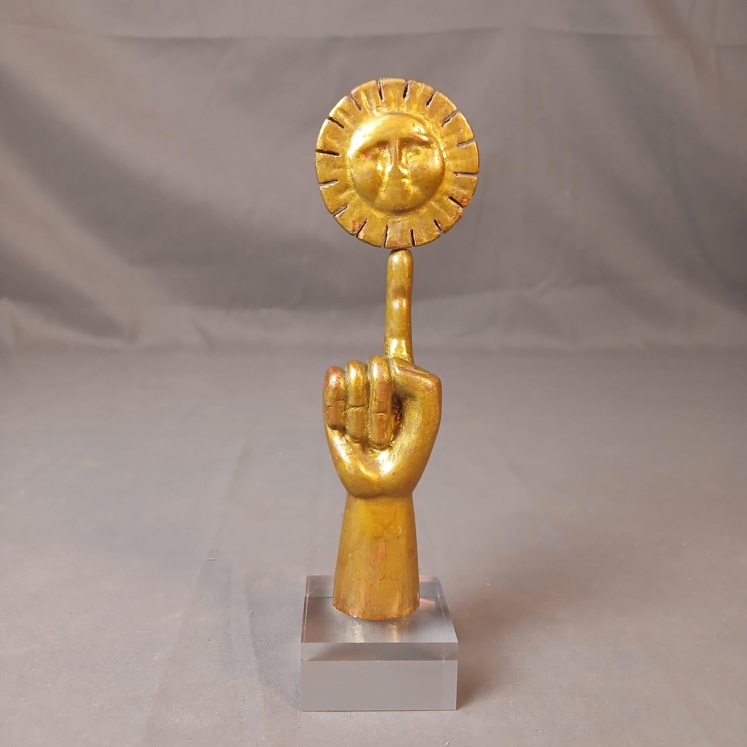Pedro Friedeberg 1970's Blattgold und Holz Hand - Sonnenskulptur im Angebot 3