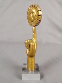 Pedro Friedeberg 1970 - Sculpture en bois et feuille d'or - Soleil à la main