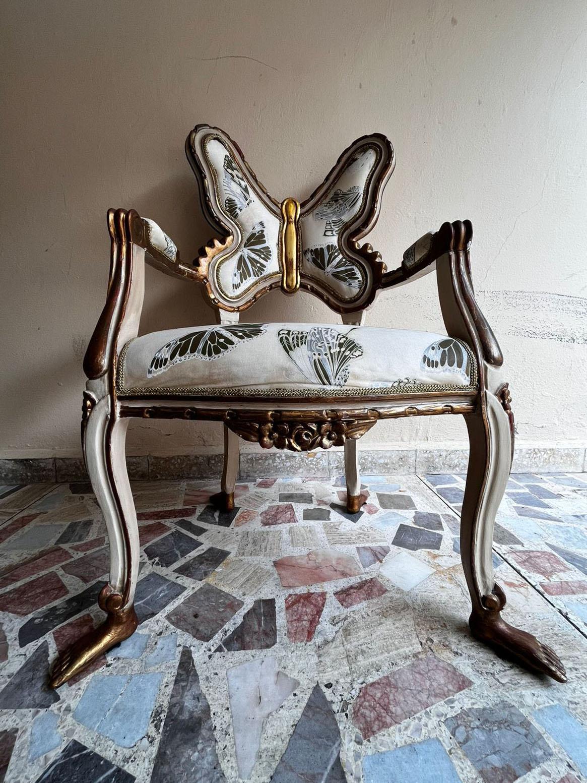 Sculpté Pedro Friedeberg 1973 Chaise Butterfly en Wood de la Villa Arabesque à Acapulco en vente