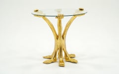 Tavolo occasionale surrealista in foglia d'oro di Pedro Friedeberg Hands Feet. 1960s.