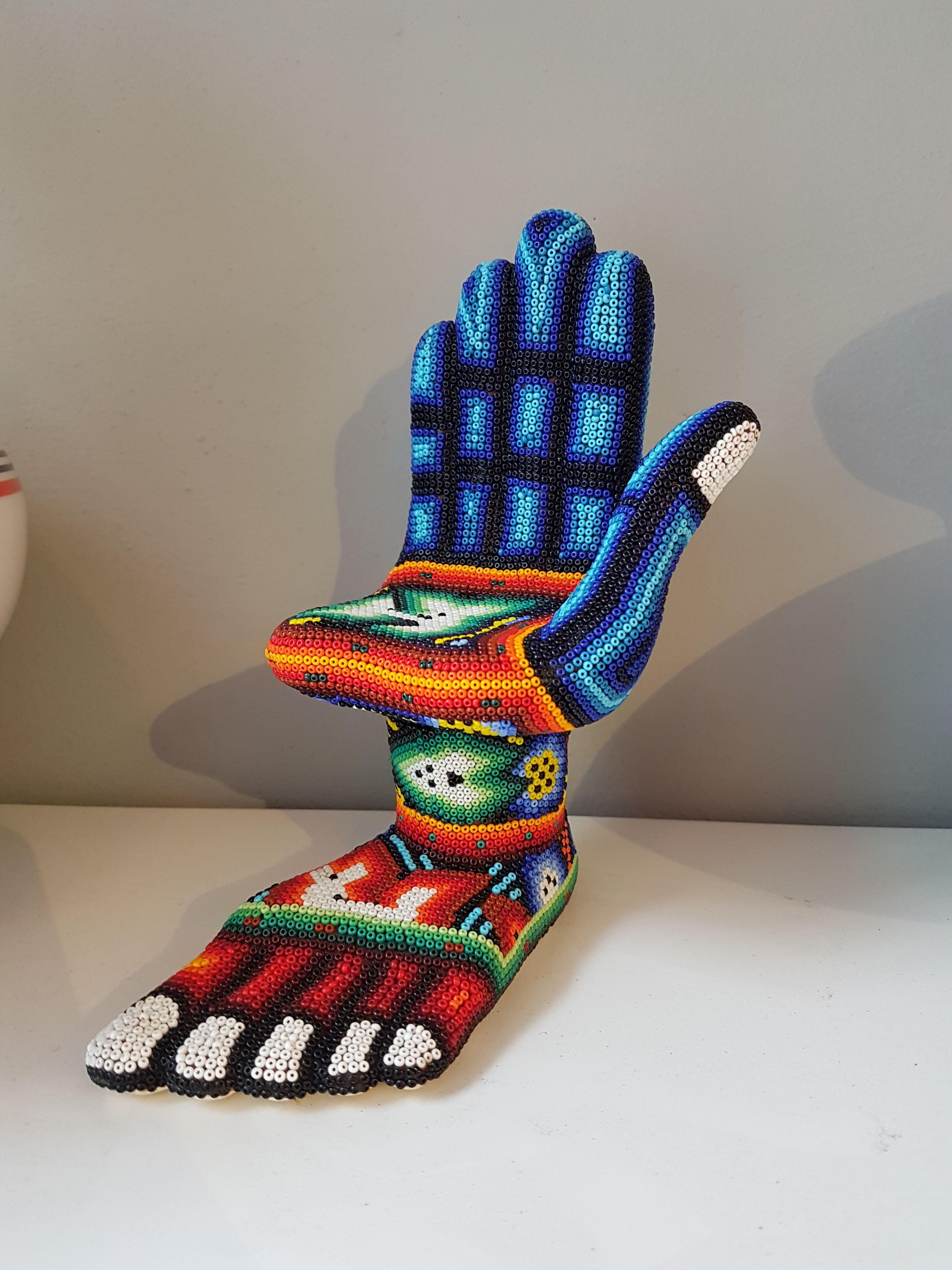 Pedro Friedeberg Huichol Beads Hand Feet (Mexikanisch)