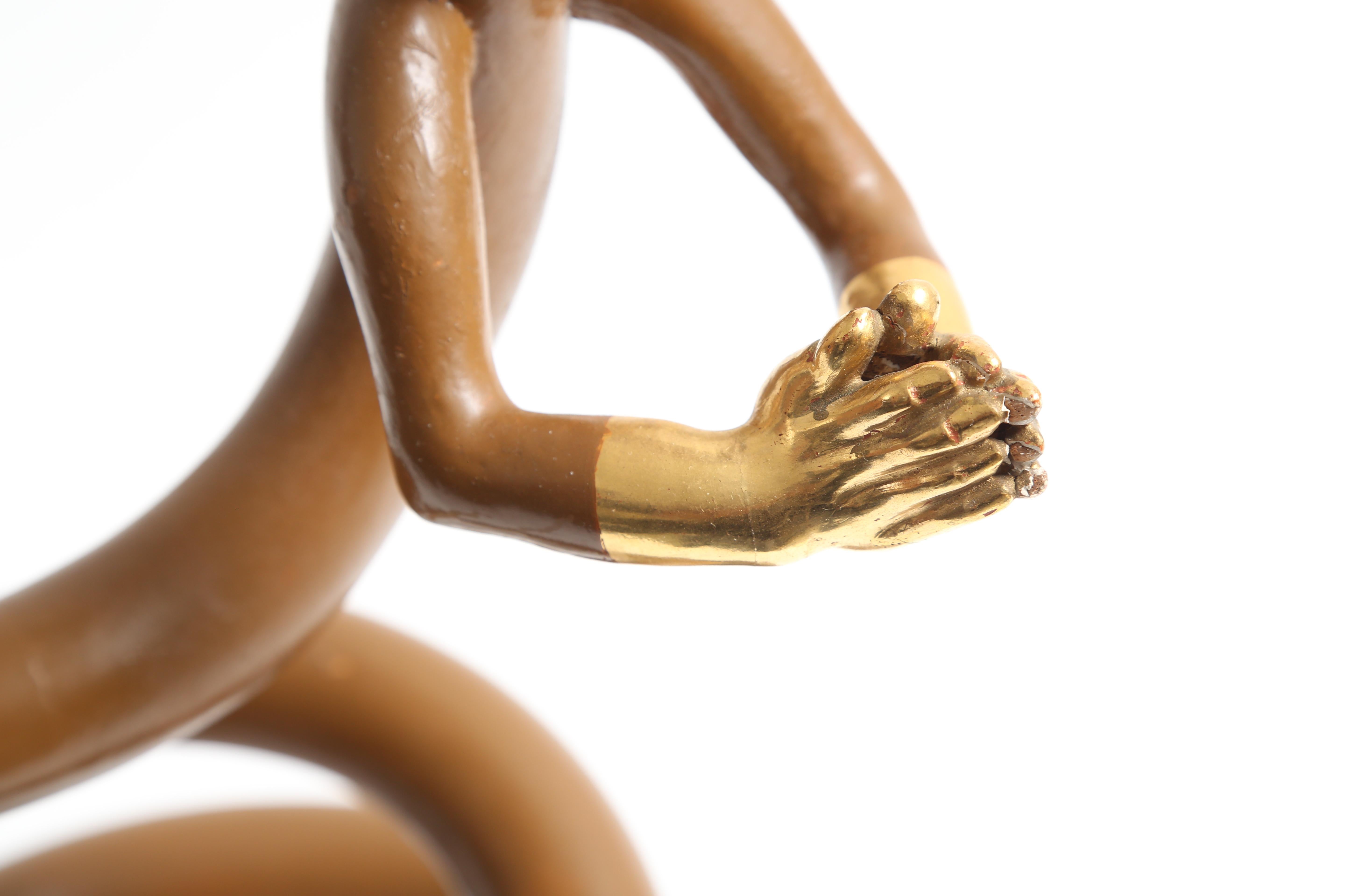 Skulptur „Closed Hands“ von Friedeberg (Holz) im Angebot