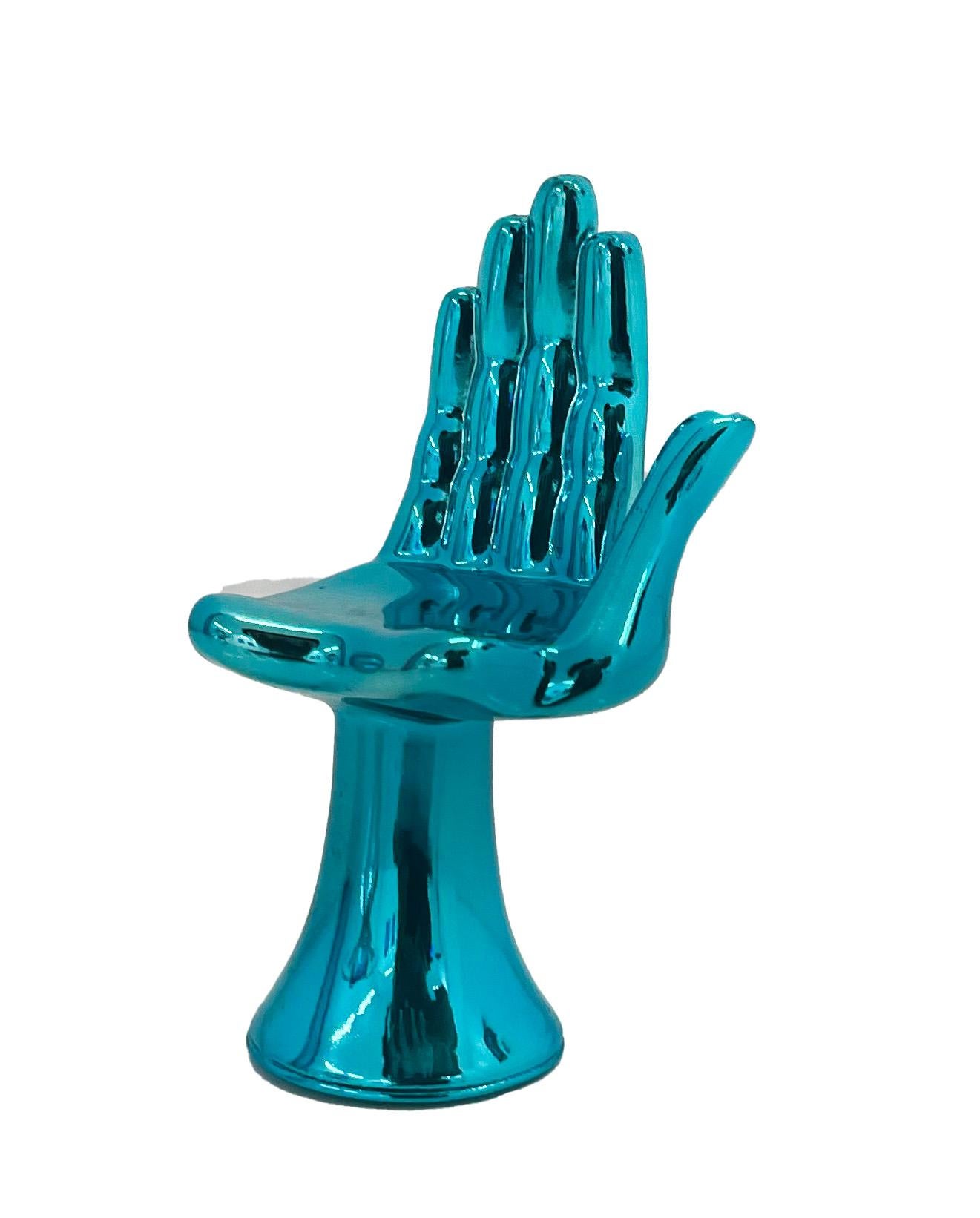 Figurative Sculpture Pedro Friedeberg - "Mano" - Mini version du Hand Chair de Friedeberg, sculpture, tiffany 