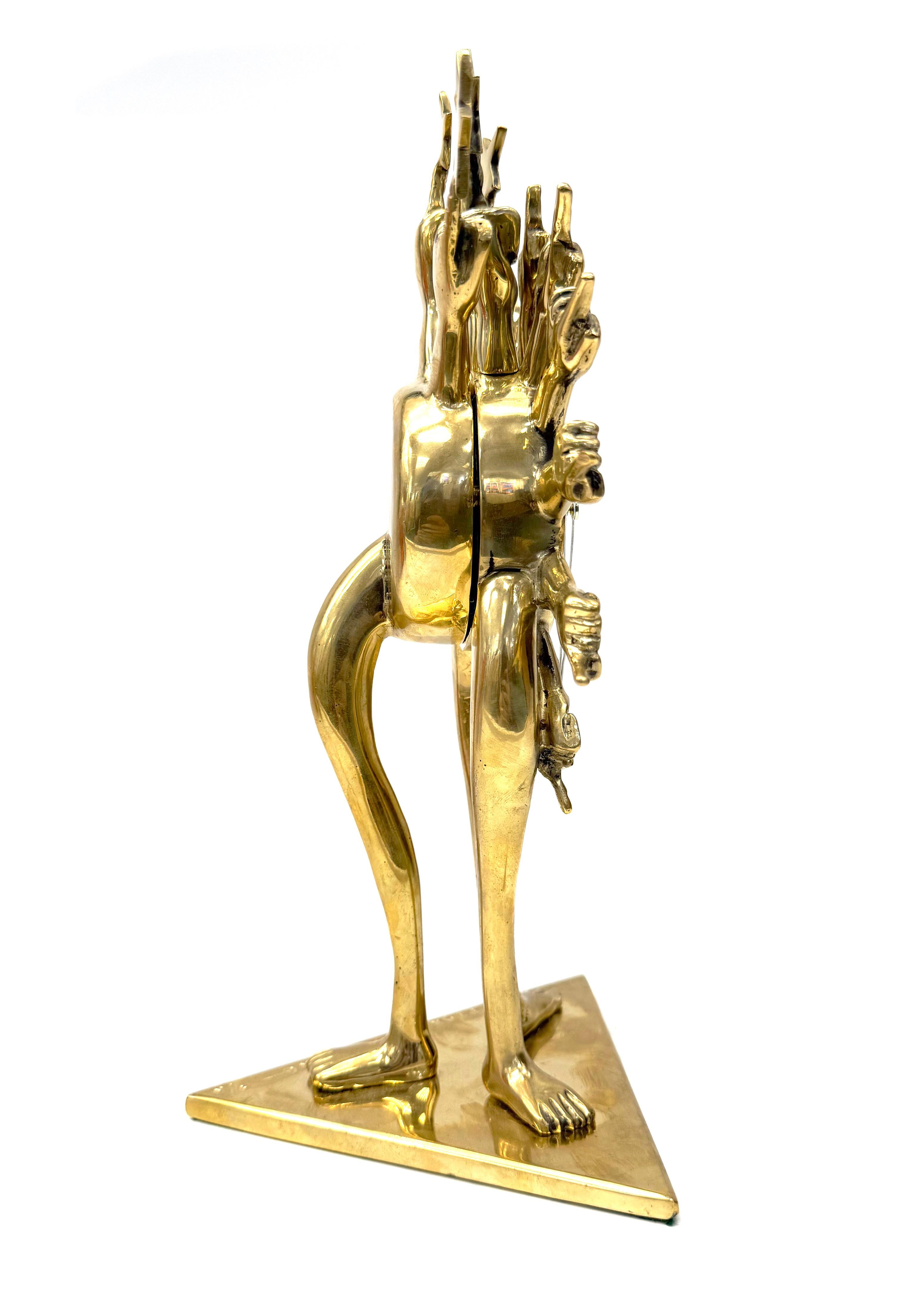 Reloj Astrológico (rara escultura de bronce firmada) - Abstract Sculpture Oro de Pedro Friedeberg