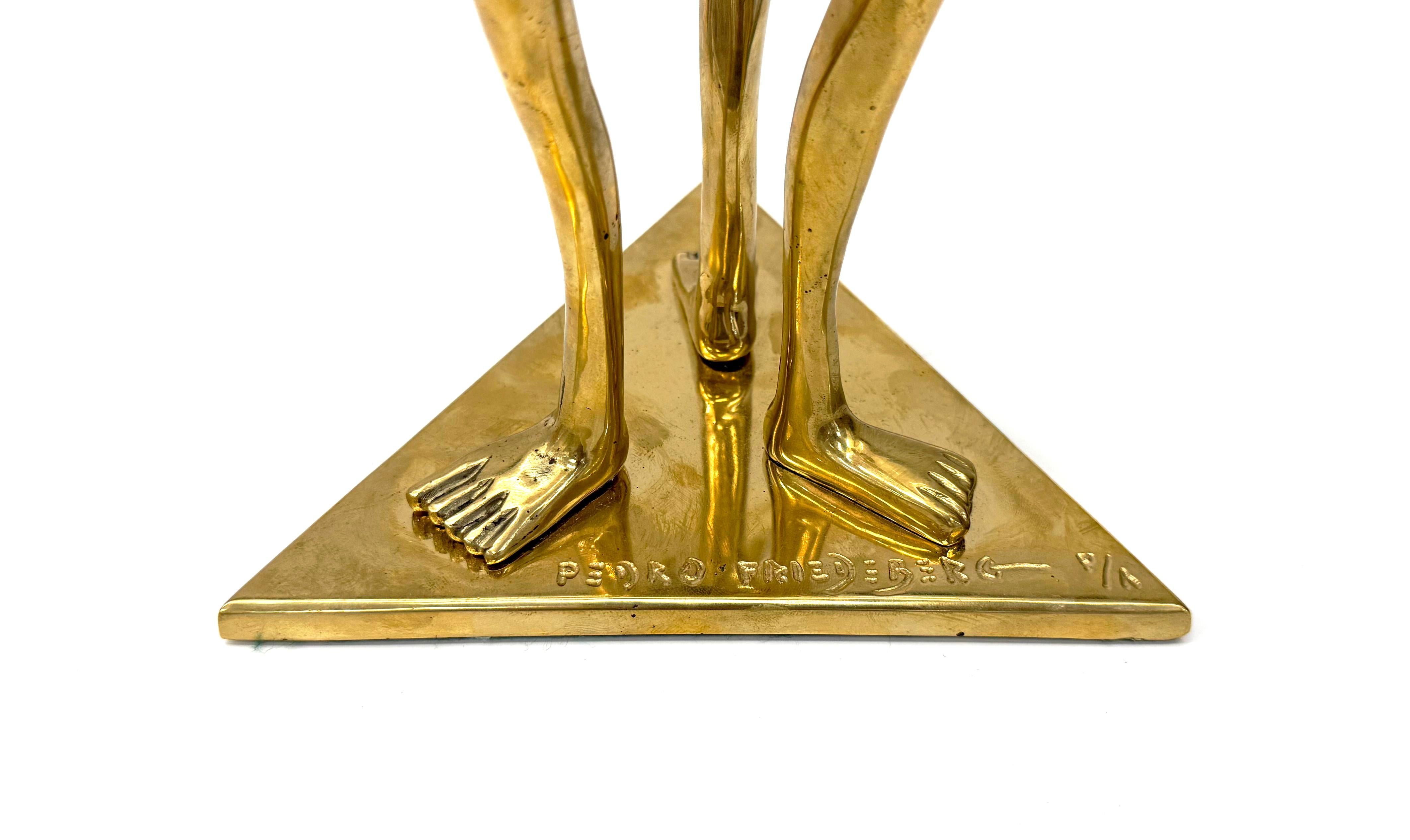 Escultura de bronce.  Inciso Pedro Friedberg en la base.  Inciso PA (prueba de artista) en la base.  

Se incluye certificado de autenticidad. La obra está en excelente estado.  Se tendrán en cuenta todas las ofertas razonables.


Sobre el artista: 