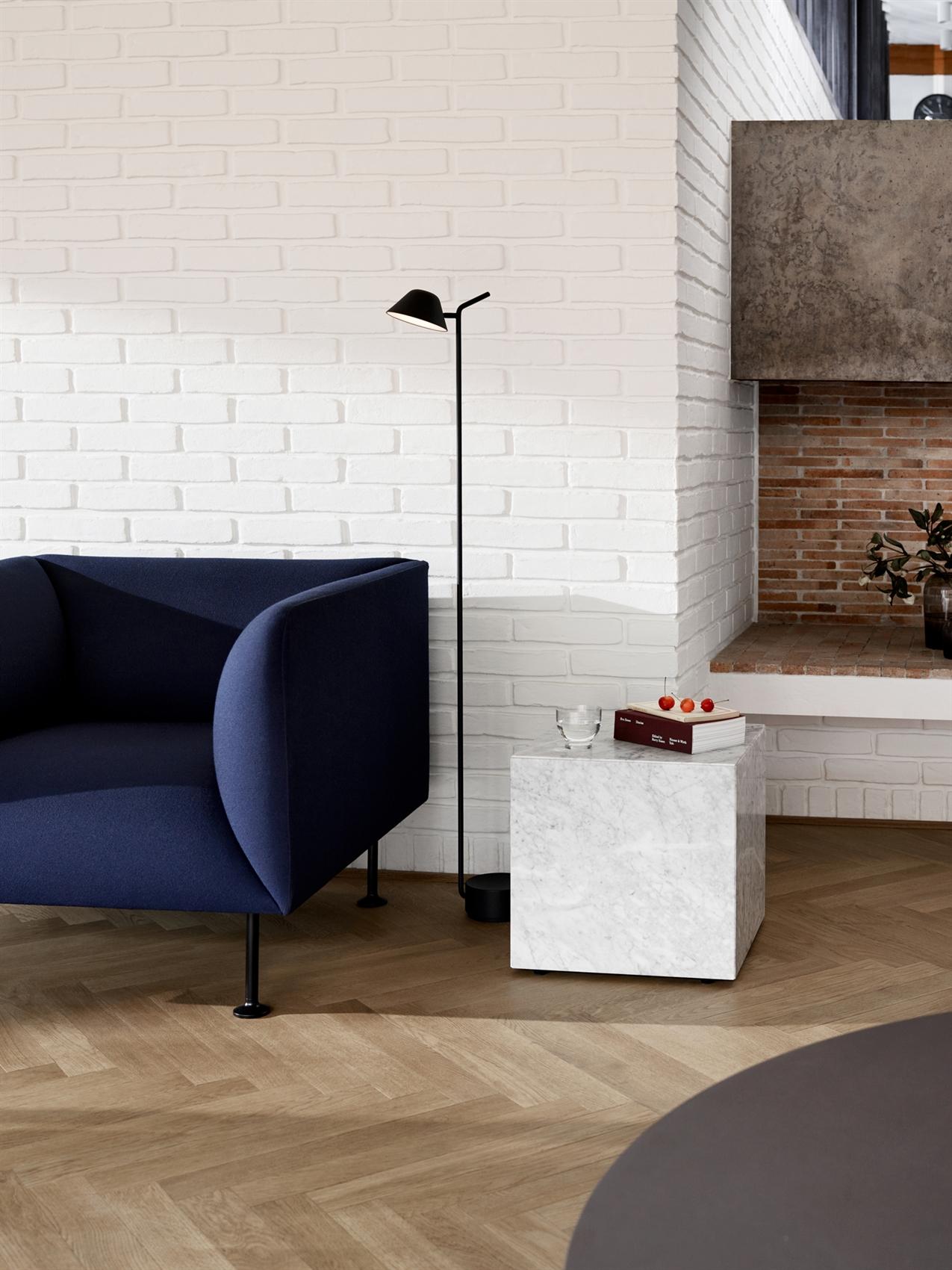 The Swedish designer Jonas Wagell designed the peek lamp as a floor lamp to accompany a sofa he designed a few years ago. The design is simplistic, humble and somewhat quirky.

He explains, 