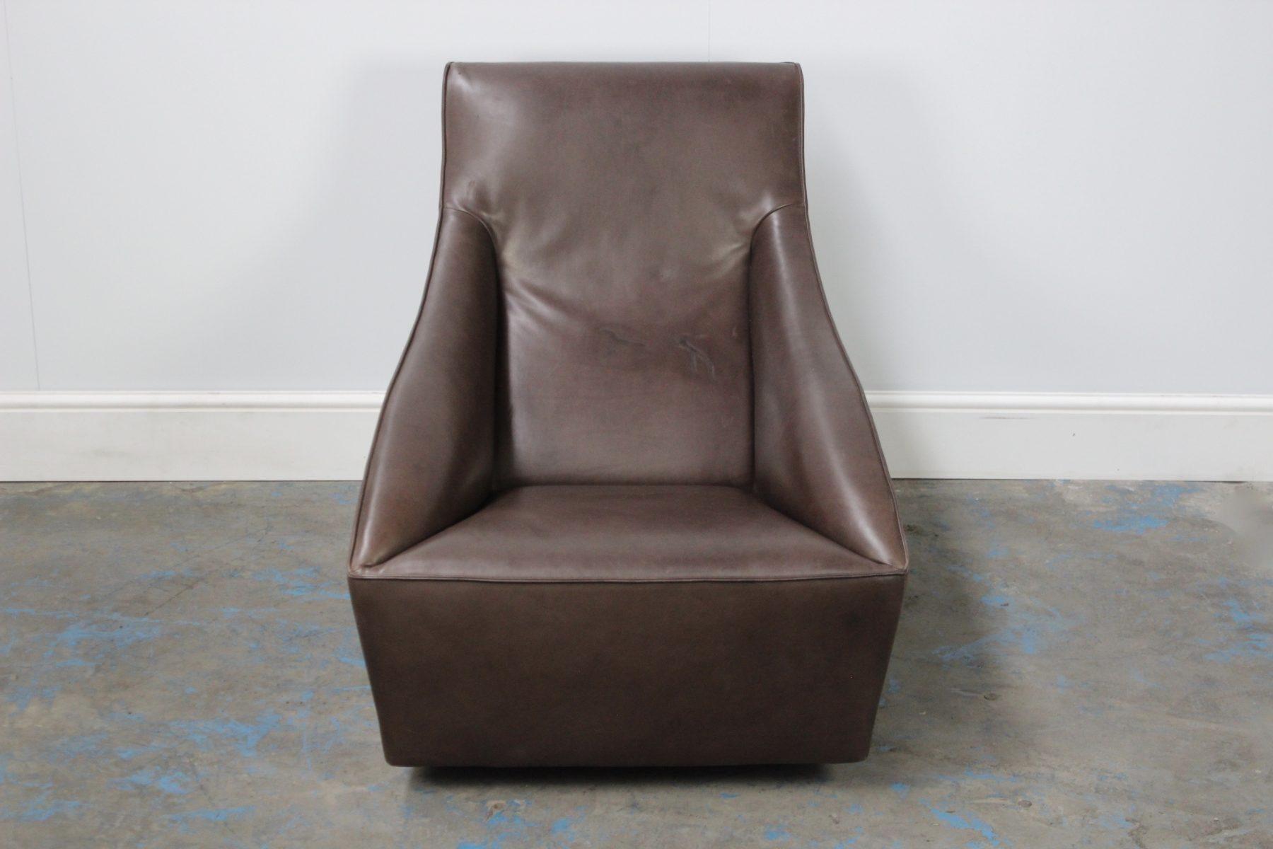 Peerless Molteni & C “Doda” Armchair in Dark Brown Leather For Sale 2