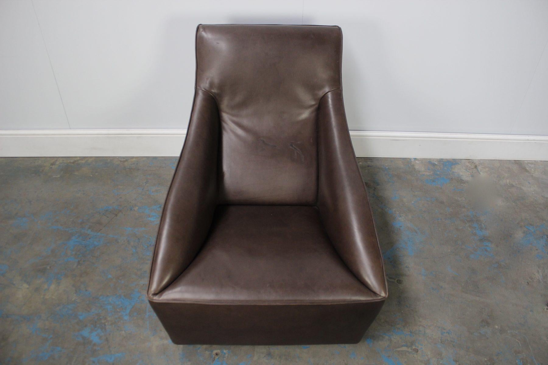 Peerless Molteni & C “Doda” Armchair in Dark Brown Leather For Sale 3