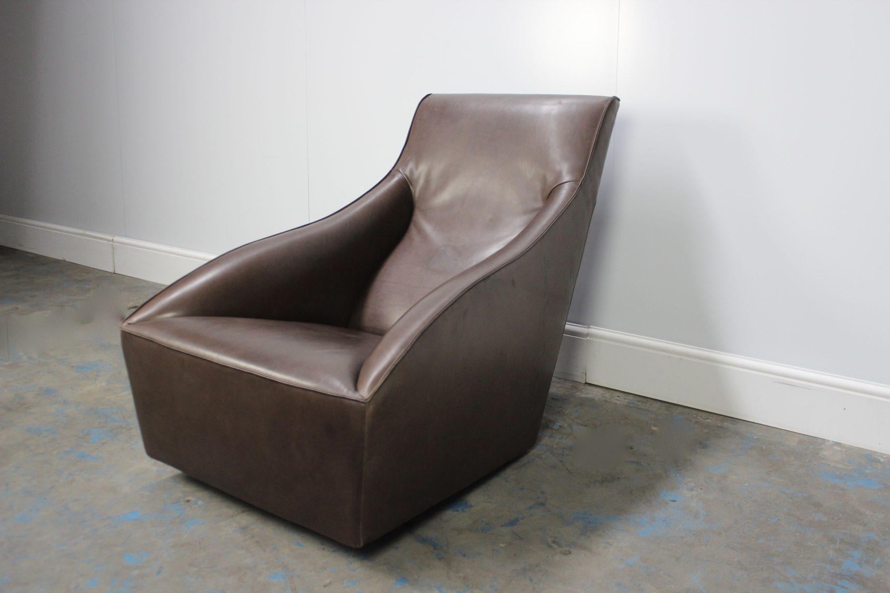 Peerless Molteni & C “Doda” Armchair in Dark Brown Leather For Sale 5