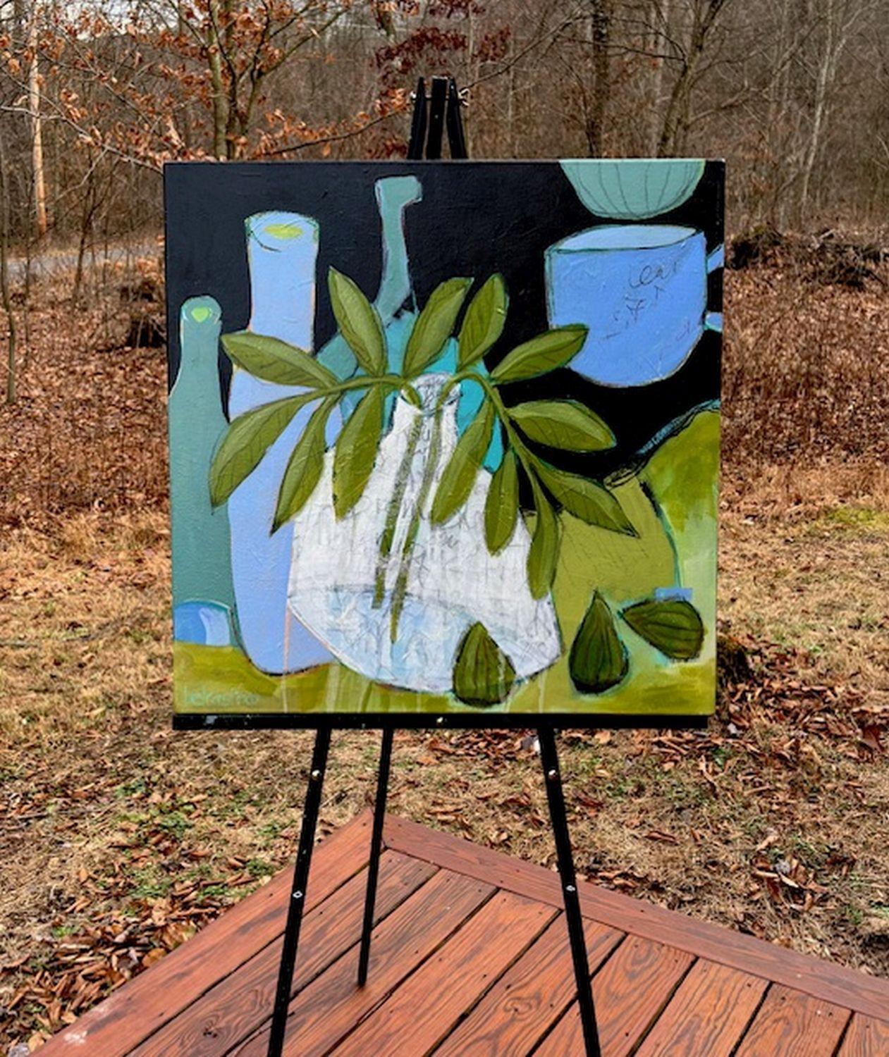 <p>Commentaires de l'artiste<br />Des feuilles de fougère émergent d'un vase blanc, associées à des récipients aux tons bleus et à trois figues au premier plan. Le feuillage vert vif contraste magnifiquement avec les récipients pastel et le fond