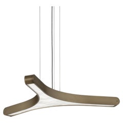 Pegaso S1 – Dreieckige Pendelleuchte aus Bronze und Aluminium