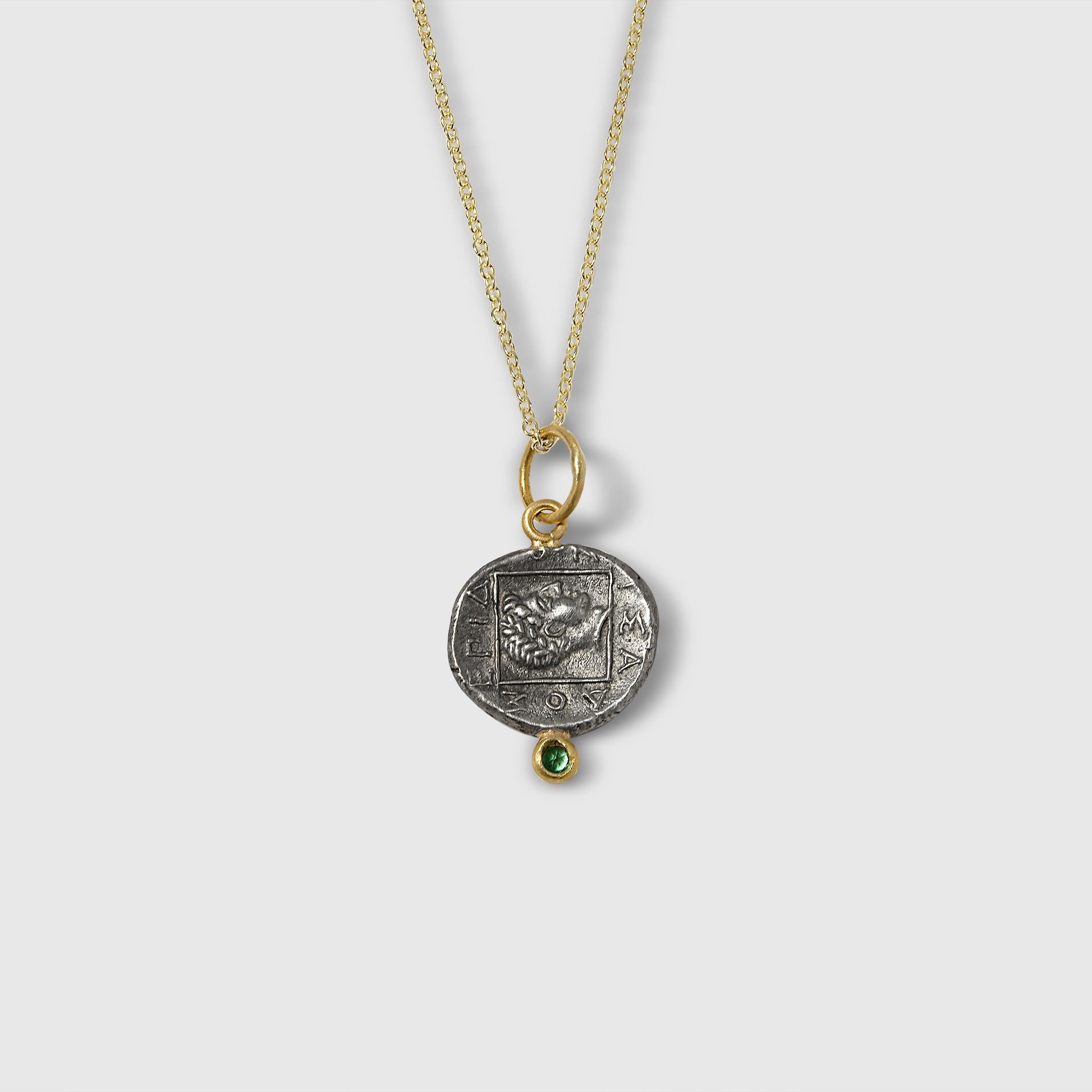 Pegasus Münzanhänger mit Smaragd, 24-karätigem Gold und Silber von Prehistoric Work für Damen oder Herren