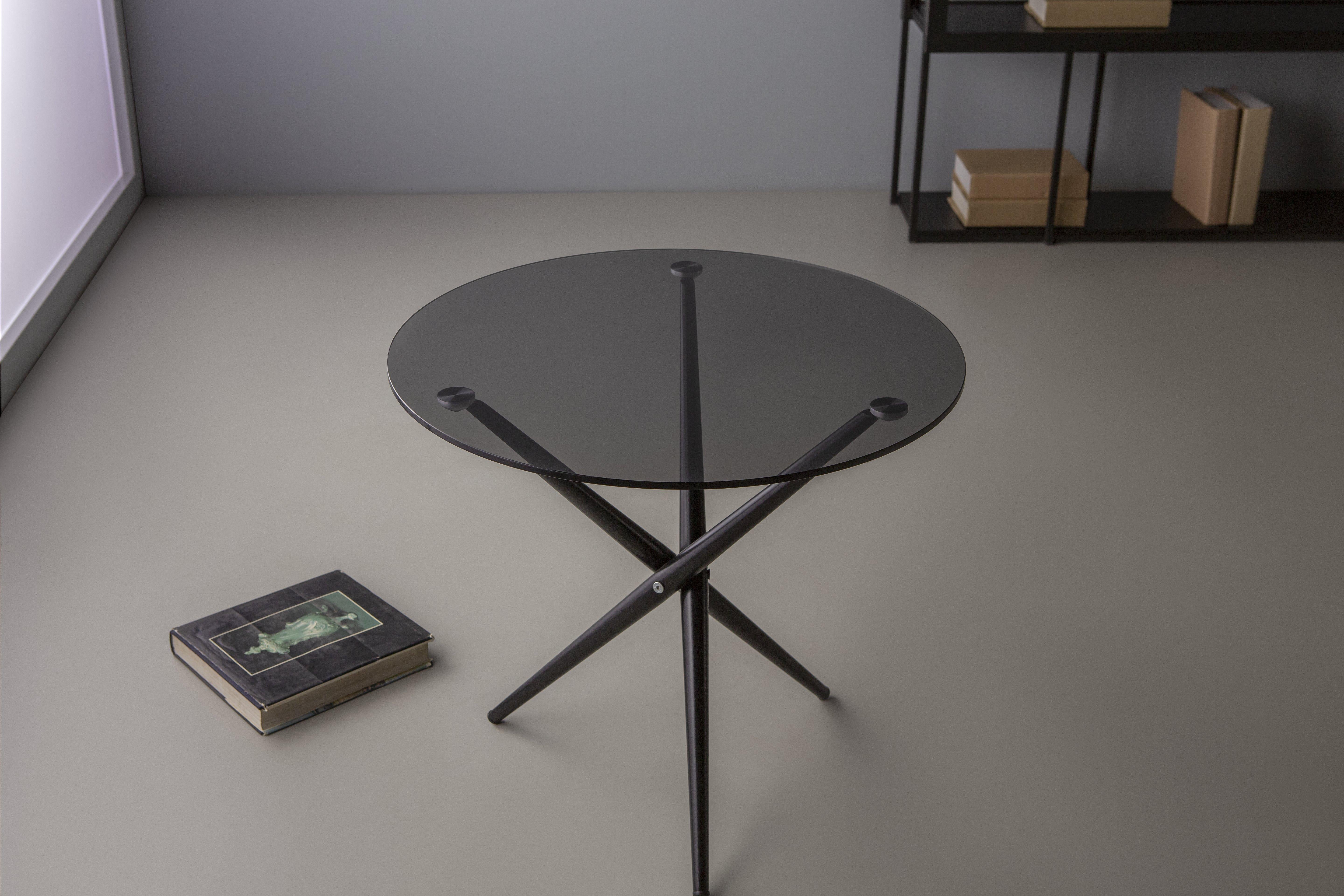 Pégasus Side Table by Doimo Brasil In New Condition For Sale In Geneve, CH