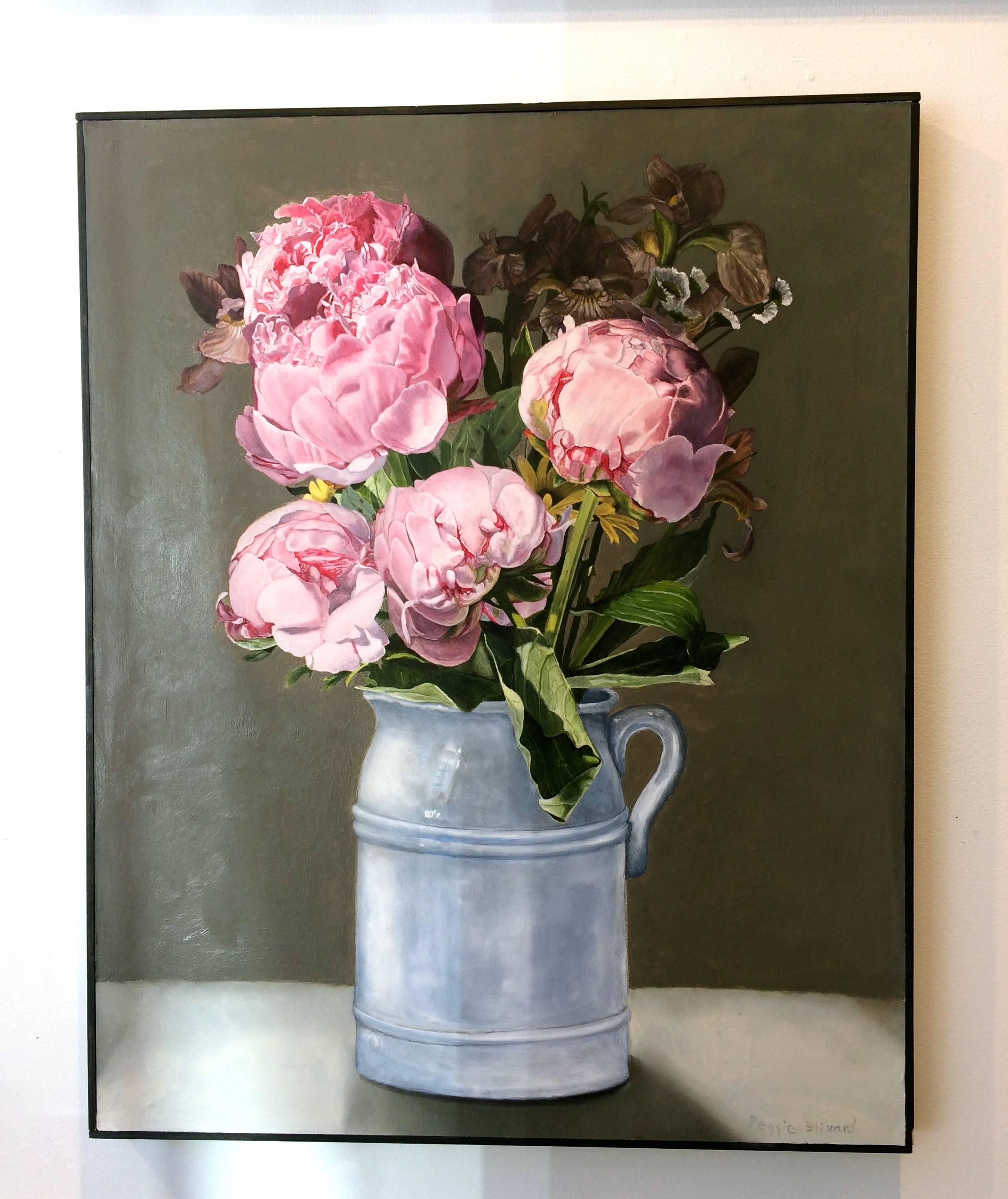 Zeitgenössisches Stillleben mit rosa Pfingstrosen – Painting von Peggie Blizard