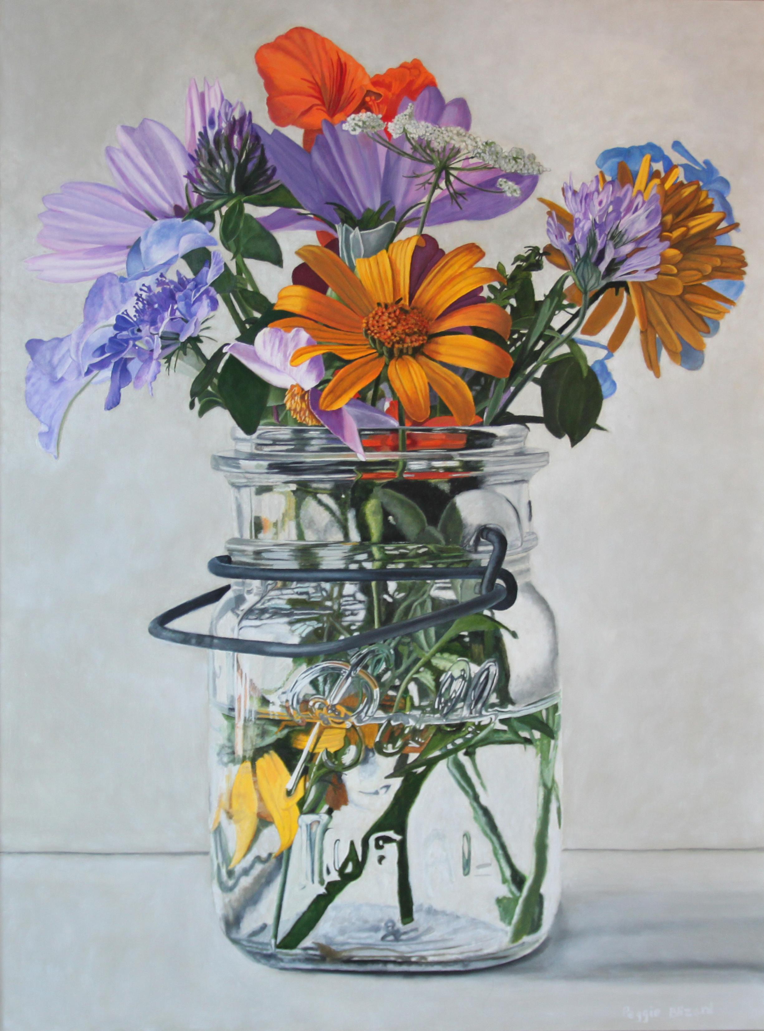 Still-Life Painting de Peggie Blizard - Flores naranjas y moradas en un tarro