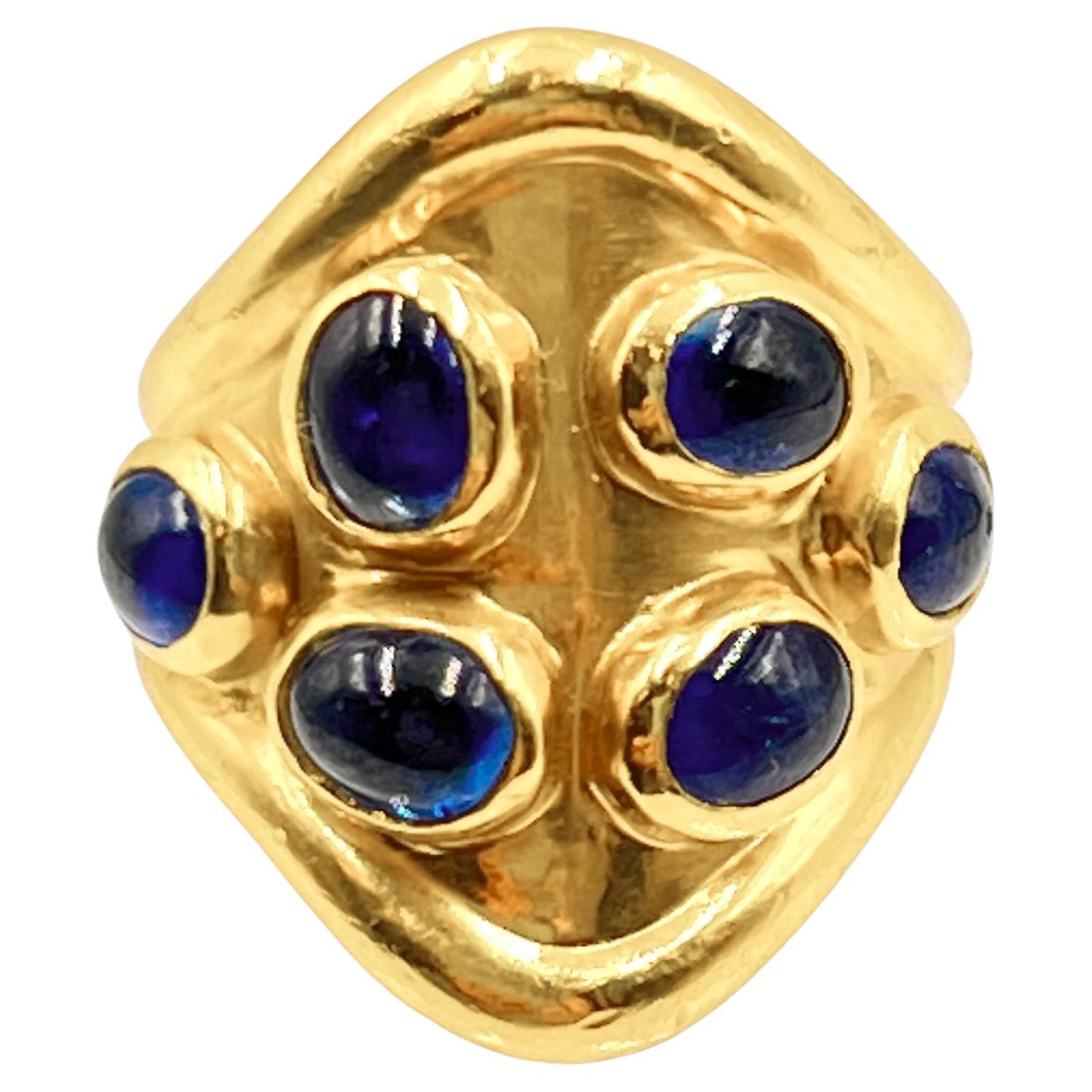 Breiter Ring mit blauem Saphir 