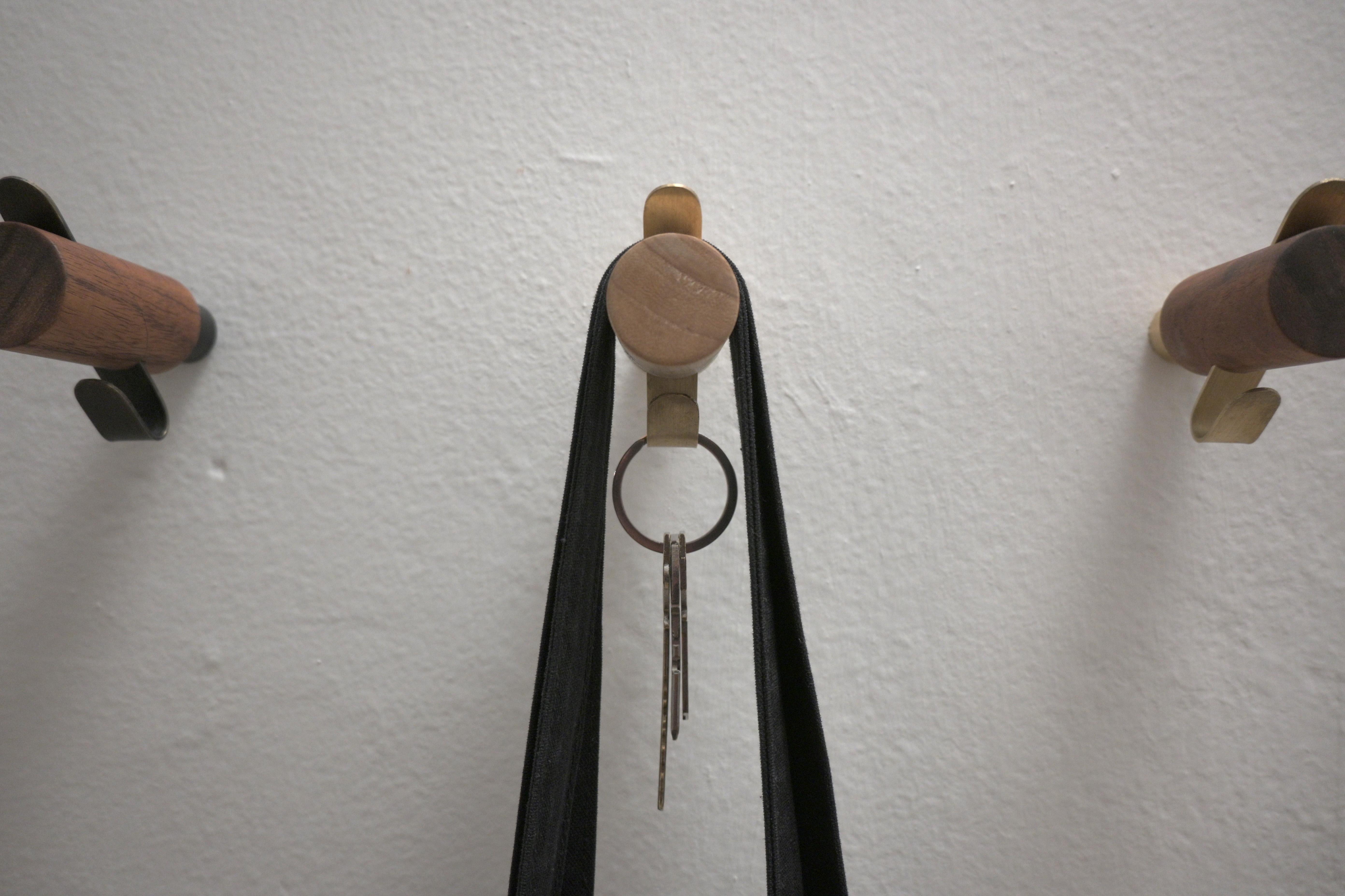 Metalwork Contemporary Wallhook with Keyholder PEGGY Ashwood-Natural Brass by MutarQ Mex For Sale