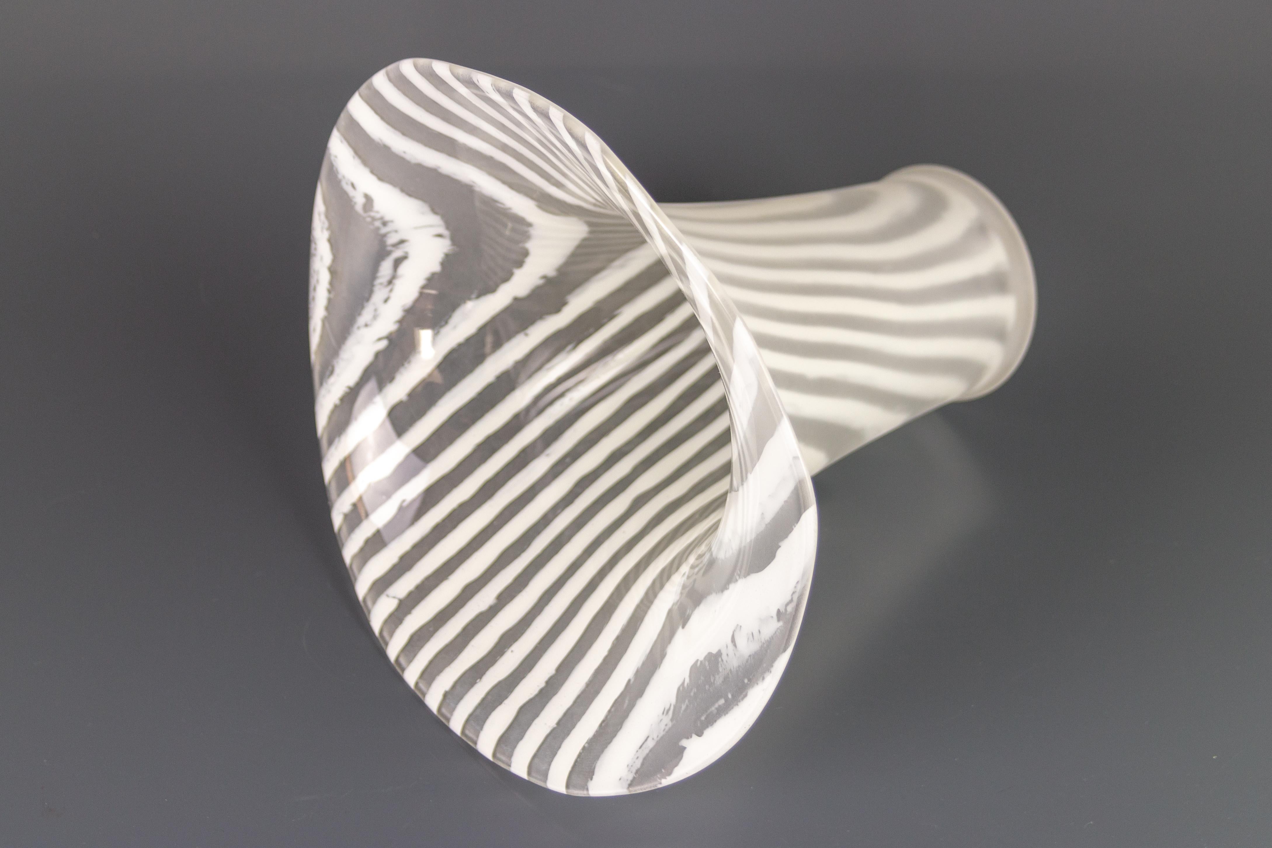 Peill and Putzler White Striped Glass Vase, 1970s For Sale 2