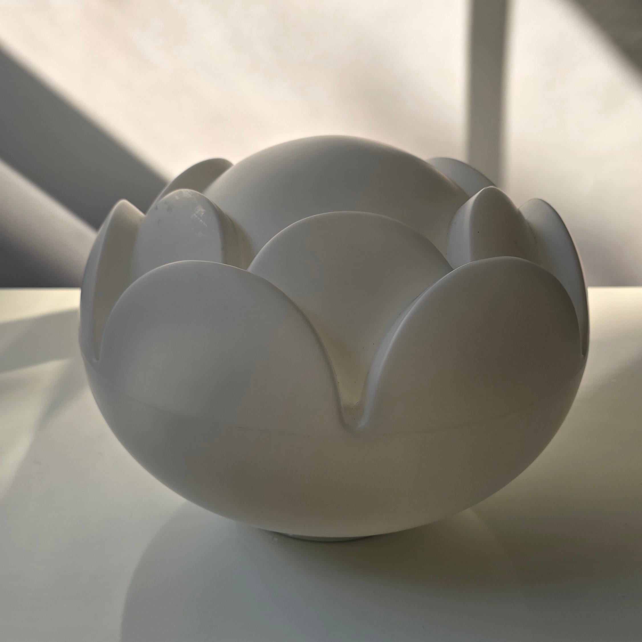 Métal Lampe de table en verre opalin blanc 