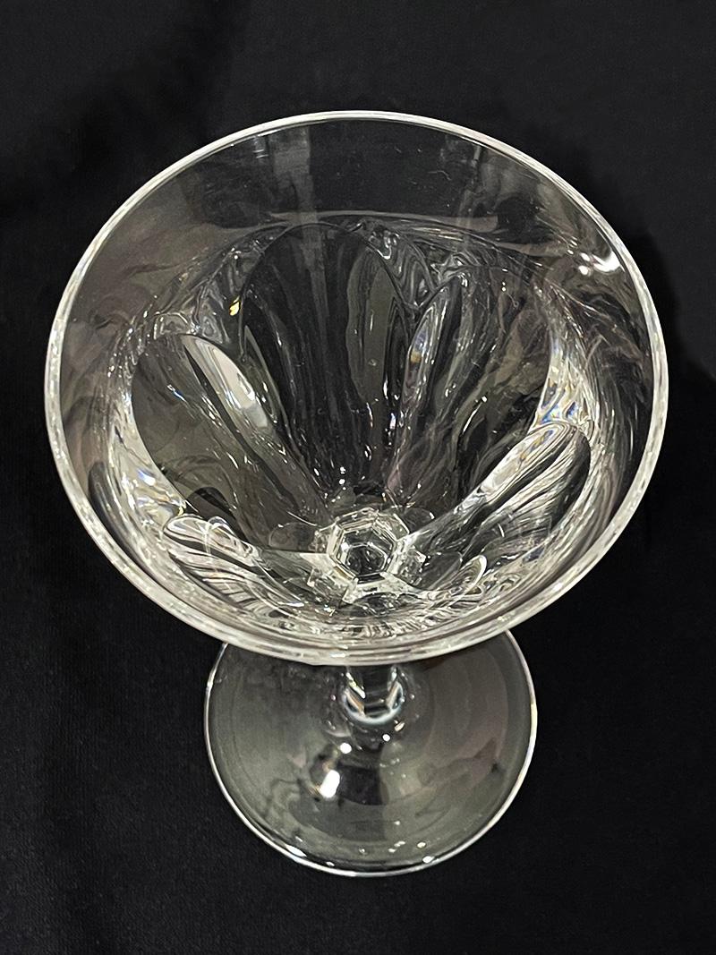 16 piezas de copas de vino de cristal transparente tallado Peill & Putzler, Alemania, años 70 en Bueno estado para la venta en Delft, NL