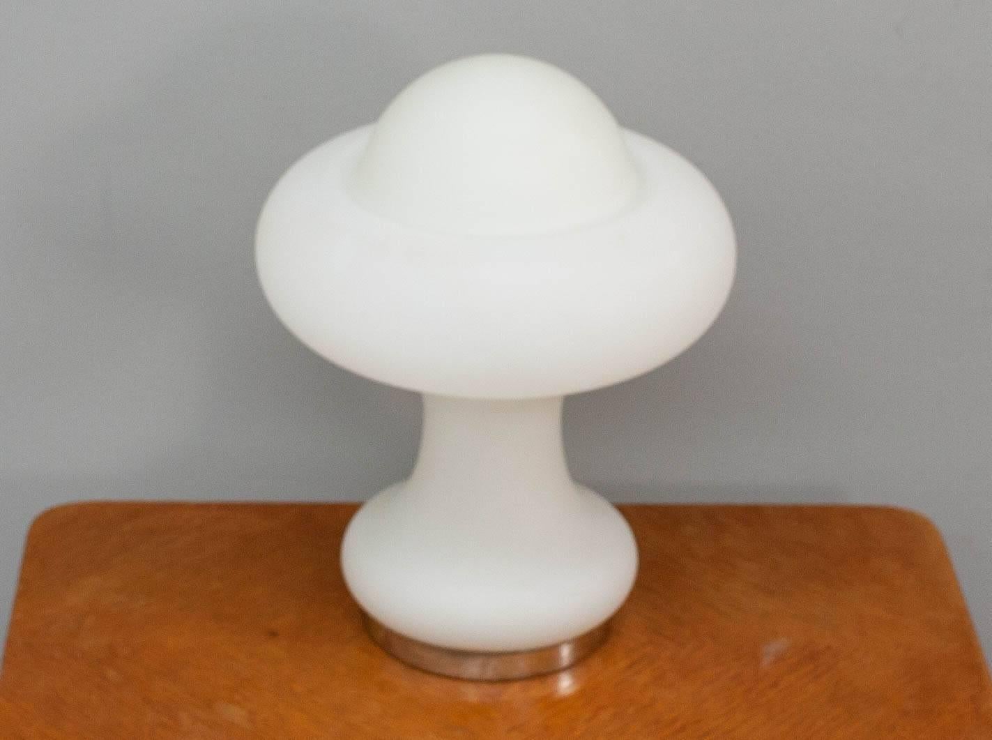 Beautiful Peill & Putzler mushroom lamp in frosted glass, 1960s. Very nice condition.